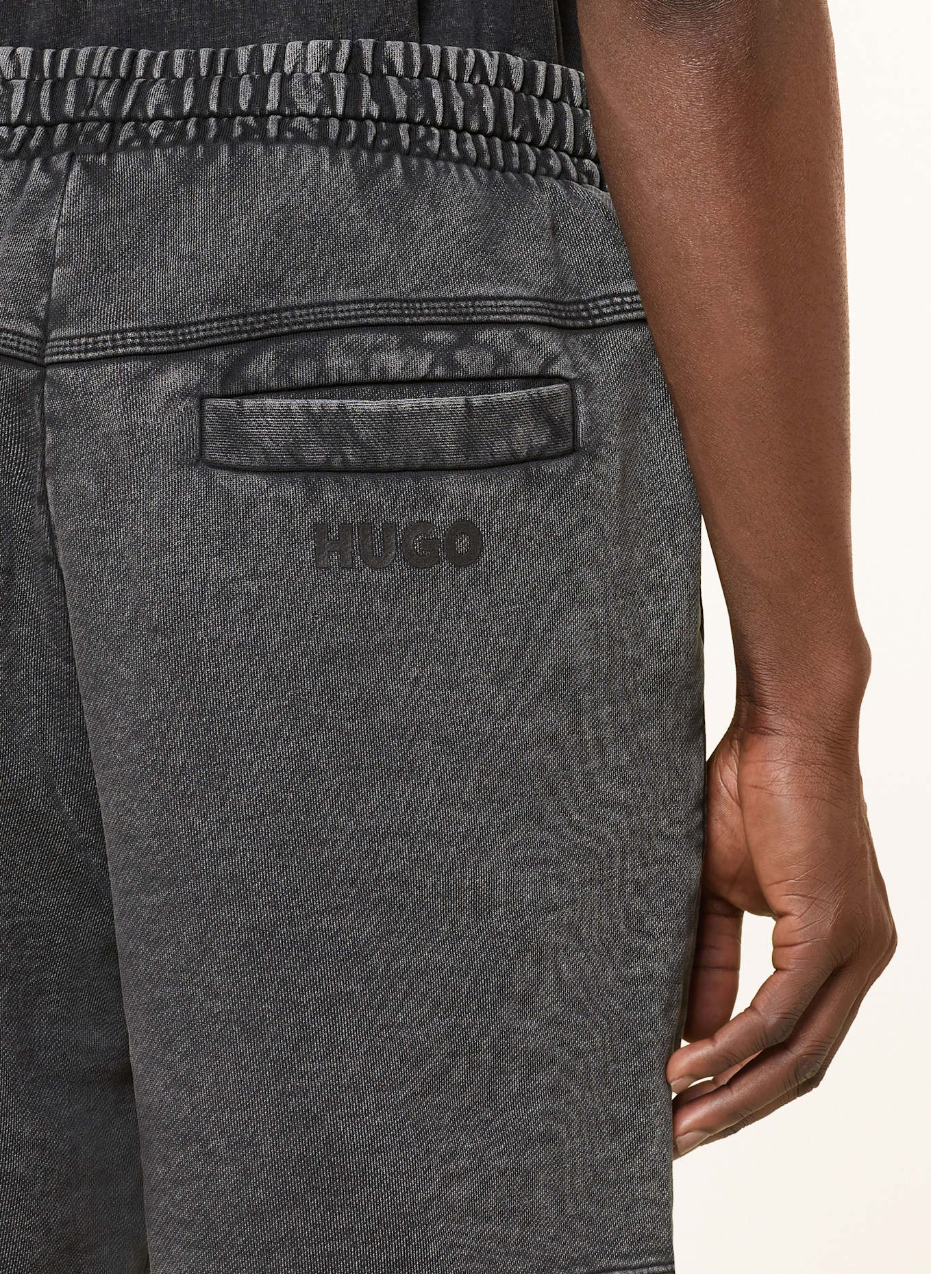 HUGO BLUE Sweatshorts NEBUSHO: DUNKELGRAU