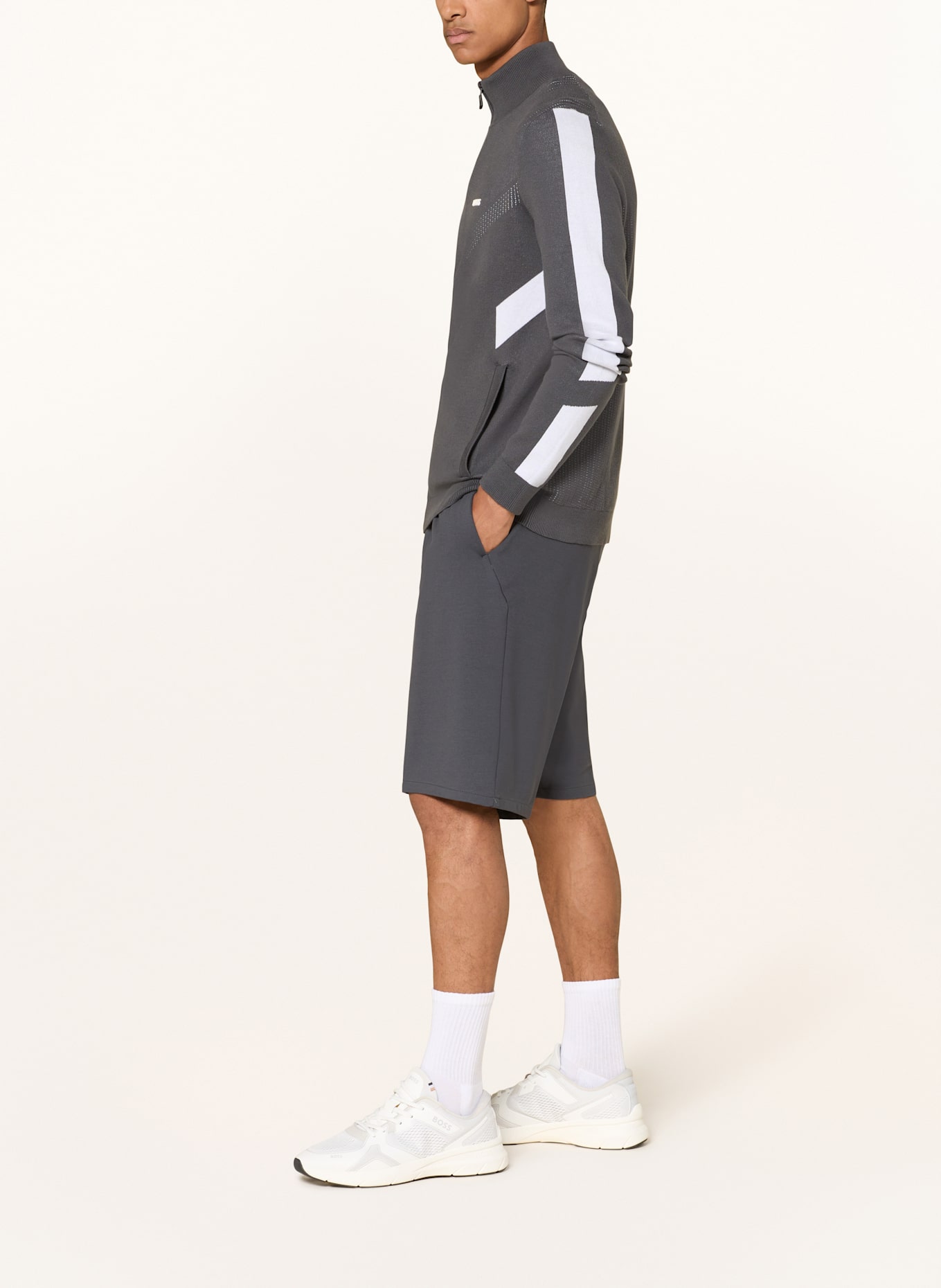 BOSS Tennisshorts RETRO PLEAT: DUNKELGRAU