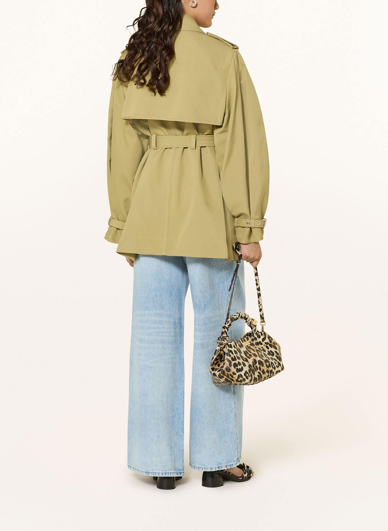 GANNI Trenchcoat: HELLGRÜN