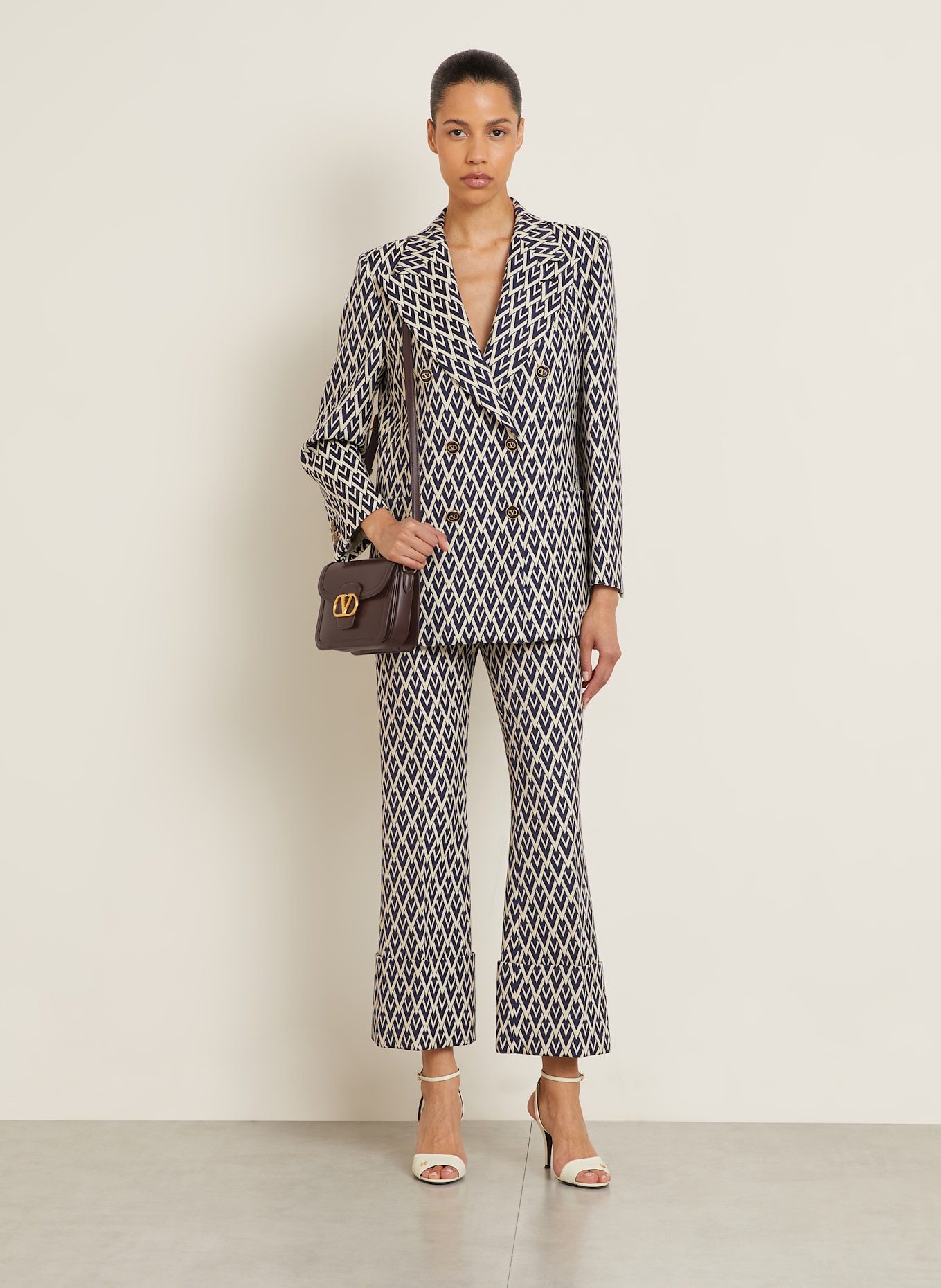 VALENTINO GARAVANI Torba na ramię 9TO5 SMALL: CIEMNOBRĄZOWY