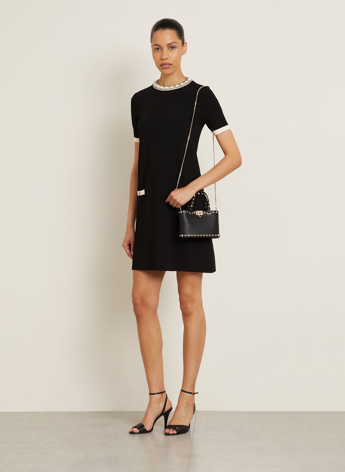 VALENTINO GARAVANI Handtasche ROCKSTUD MINI: SCHWARZ