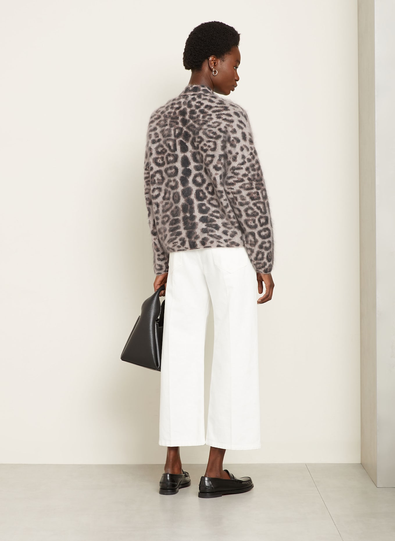 IRIS von ARNIM Strickhülle CECYLIA aus Cashmere: HELLGRAU / SCHWARZ / BRAUN