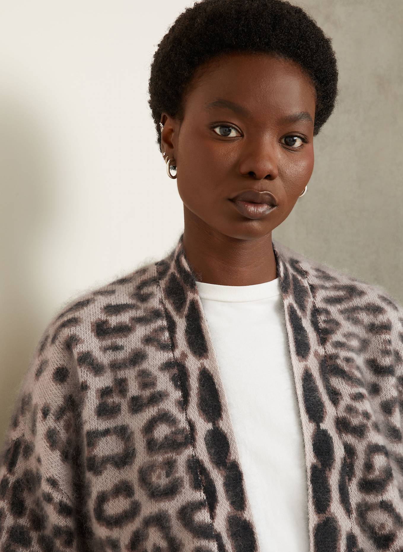 IRIS von ARNIM Strickhülle CECYLIA aus Cashmere: HELLGRAU / SCHWARZ / BRAUN