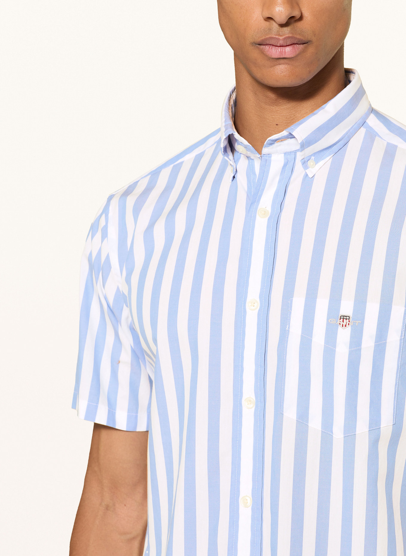 GANT Kurzarm-Hemd Regular Fit: HELLBLAU / WEISS