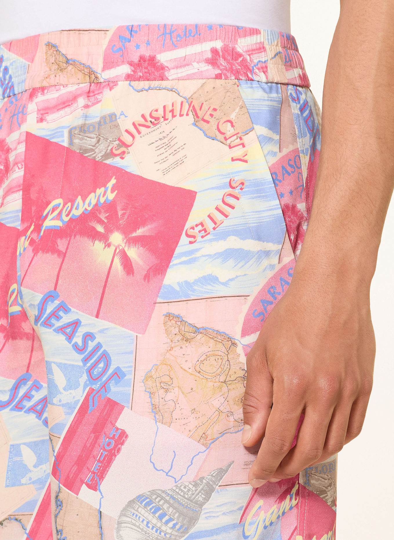 GANT Shorts Relaxed Fit: ROT/ HELLBLAU/ HELLBRAUN