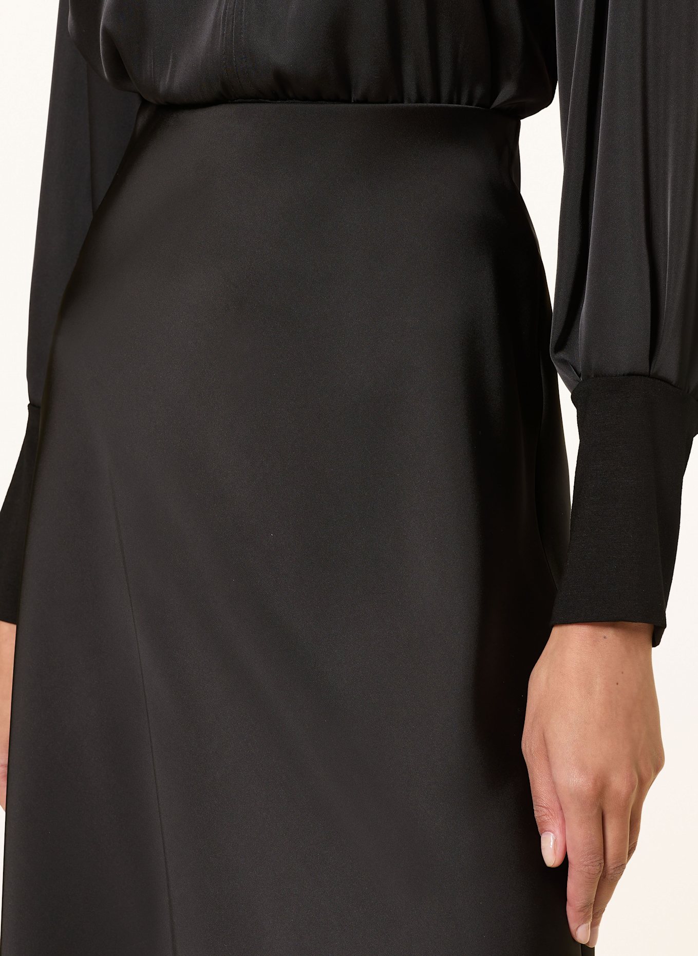 SEM PER LEI Satinrock: SCHWARZ