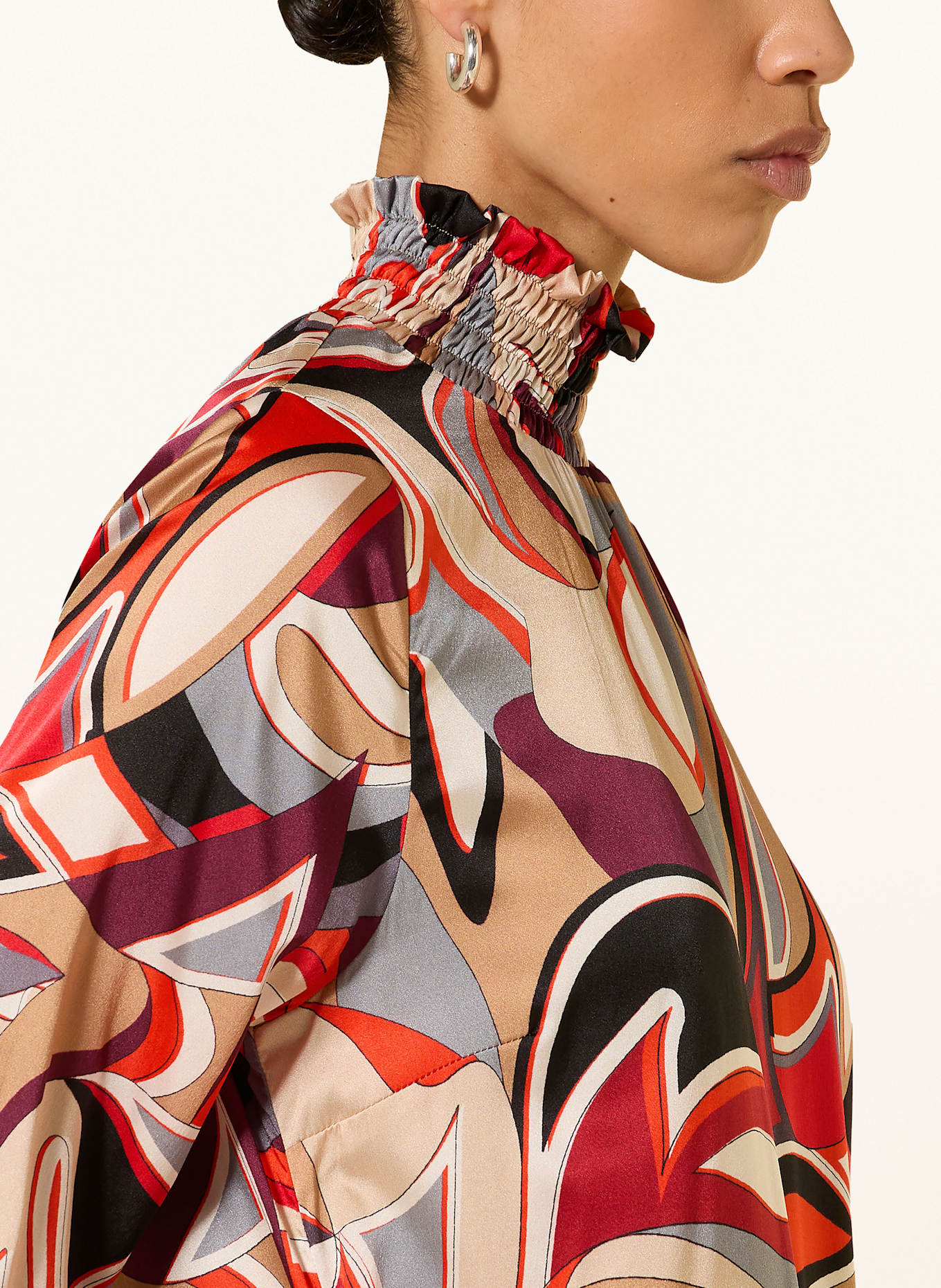 ANNA's Kleid mit Rüschen: ROT / HELLBRAUN / SCHWARZ