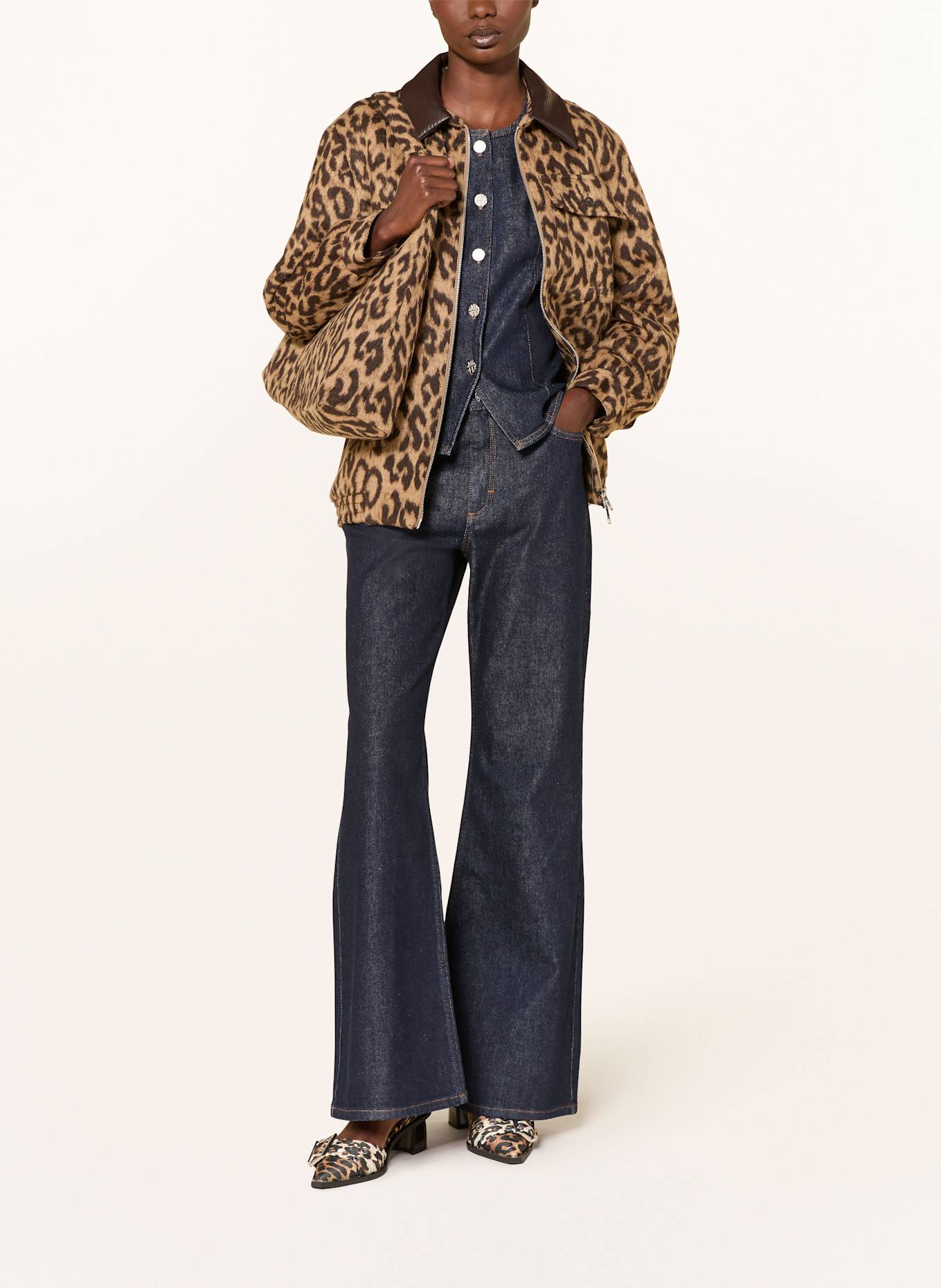 BAUM UND PFERDGARTEN Flared Jeans NILEA: C7553 Dark Denim Wash