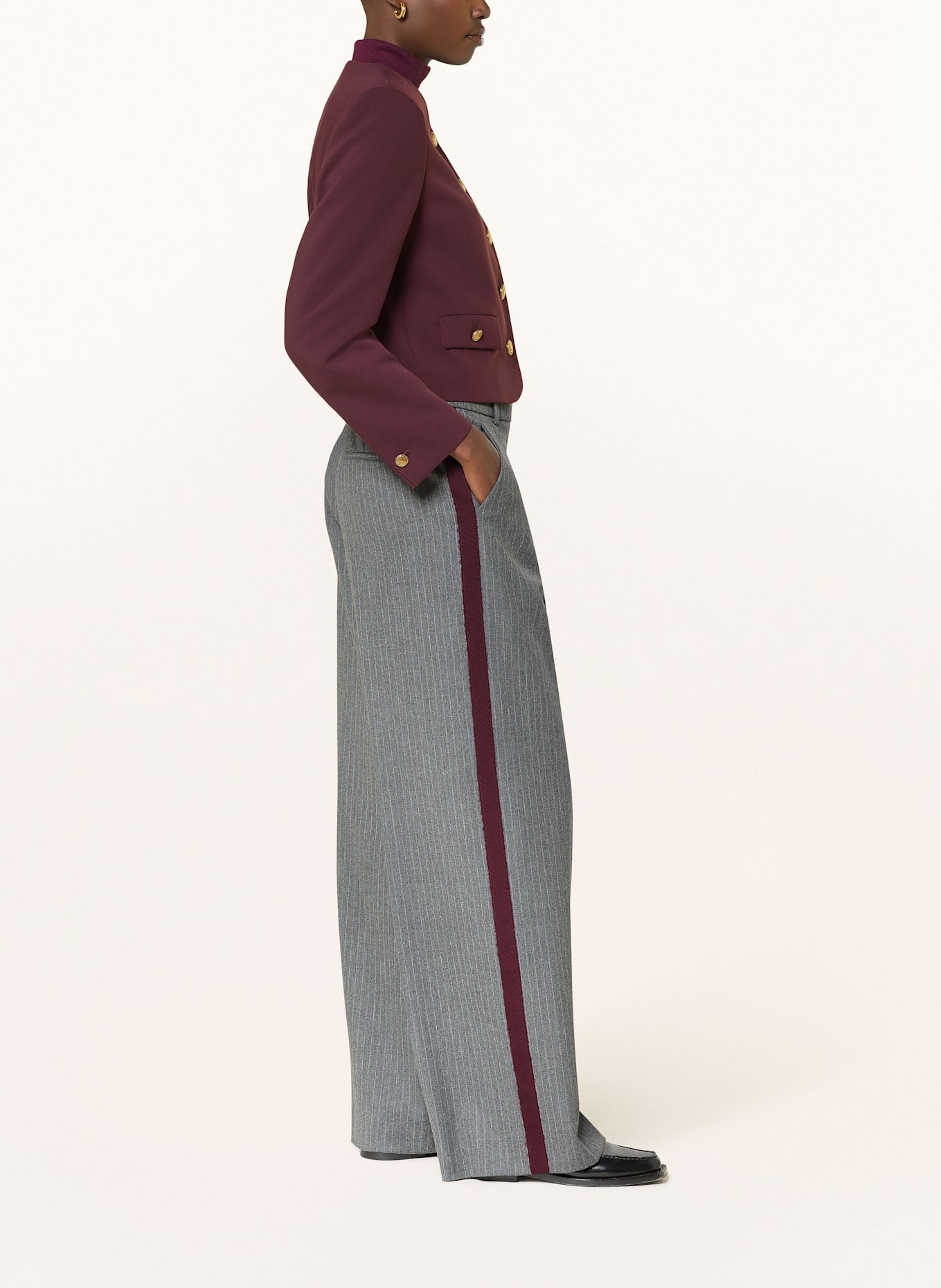 SEDUCTIVE Marlenehose ARTA mit Galonstreifen: DUNKELGRAU / HELLGRAU / DUNKELROT