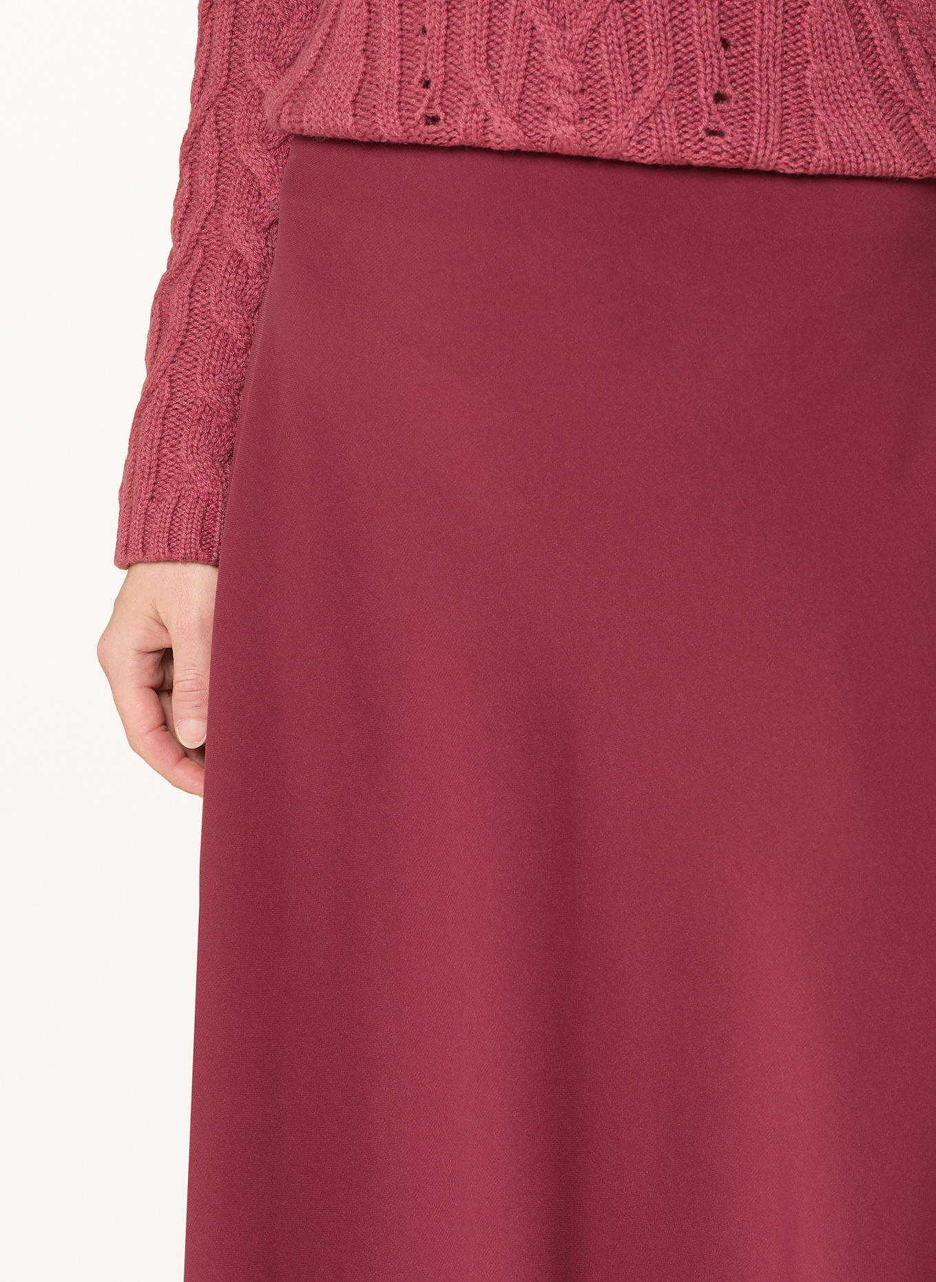 ELENA MIRO Rock: DUNKELROT