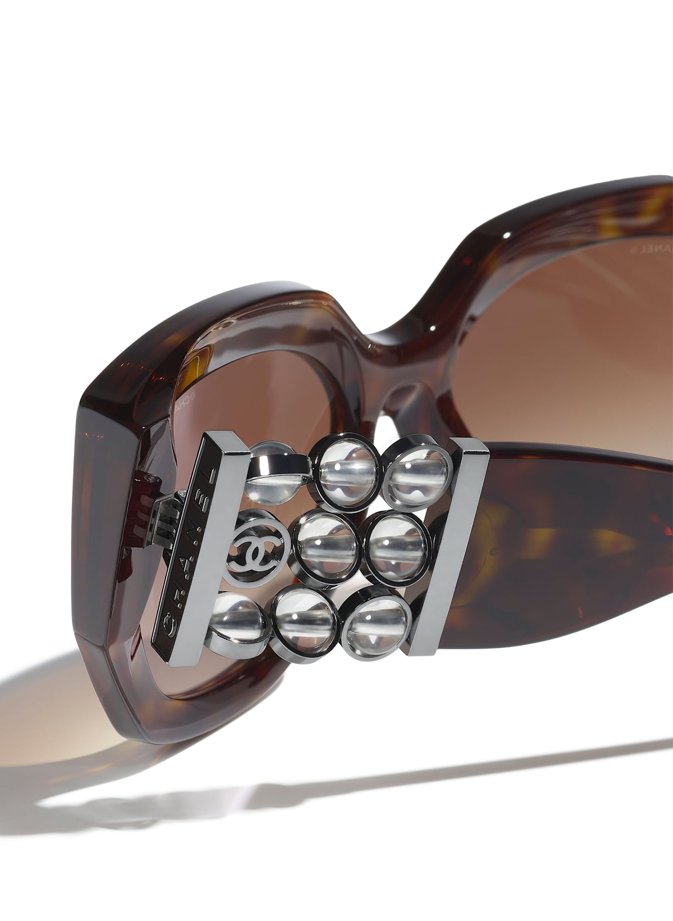 CHANEL Schmetterlingsförmige Sonnenbrille: C714S5 - HAVANA/ BRAUN VERLAUF