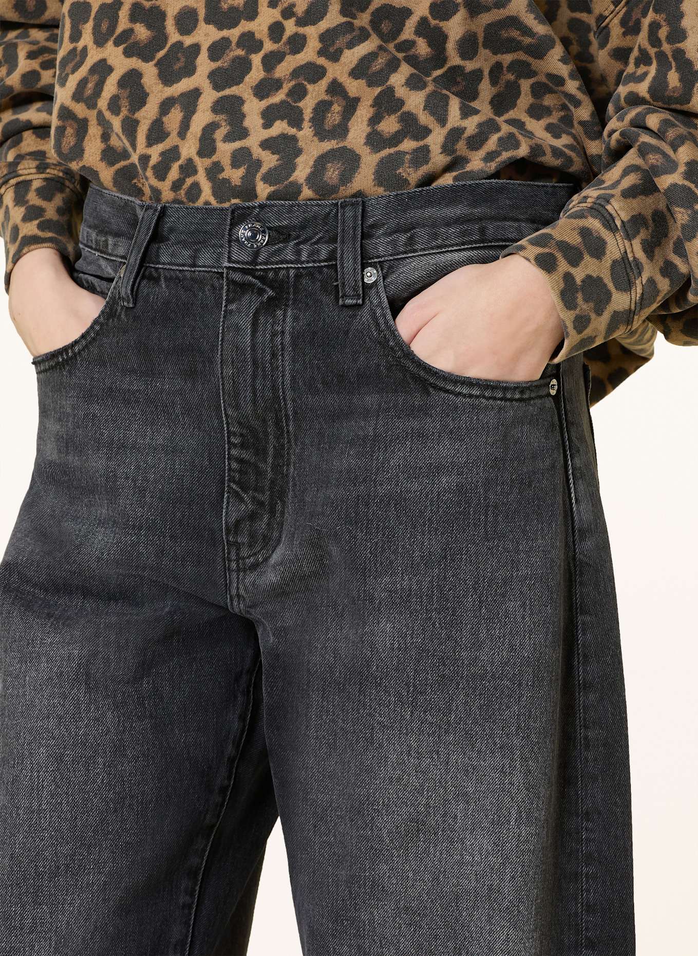 FRAME Barrel Jeans THE BUBBLE CROP: LMTF LIMITLESS RAW FRAY