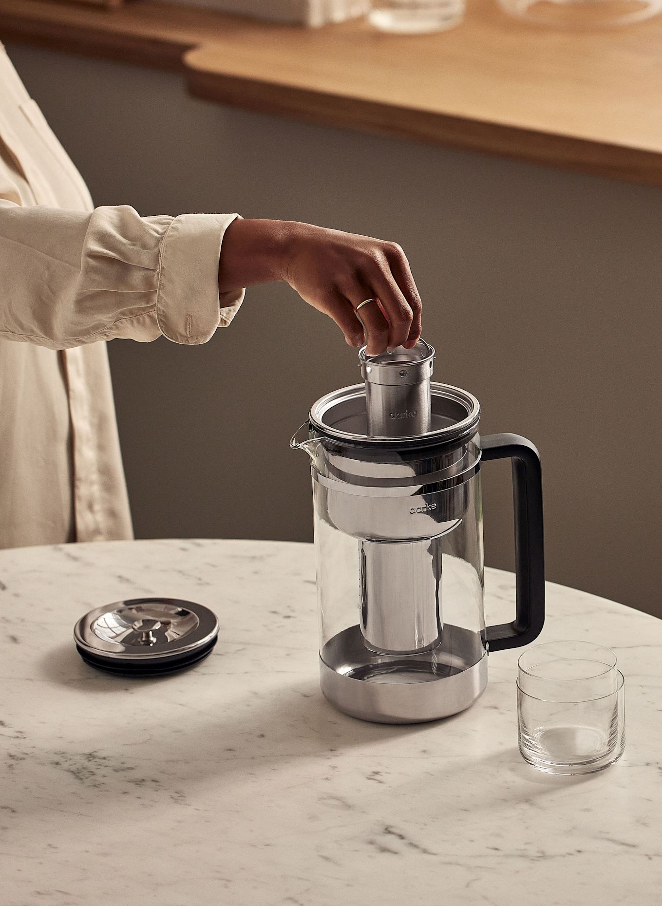 aarke Carafe filtrante PURIFIER: BLANC / ARGENT