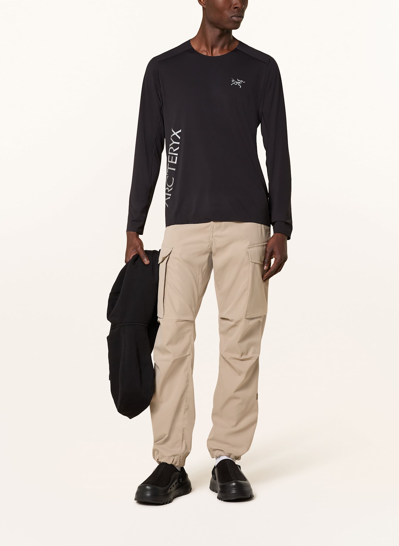 ARC'TERYX Longsleeve NORVAN: SCHWARZ