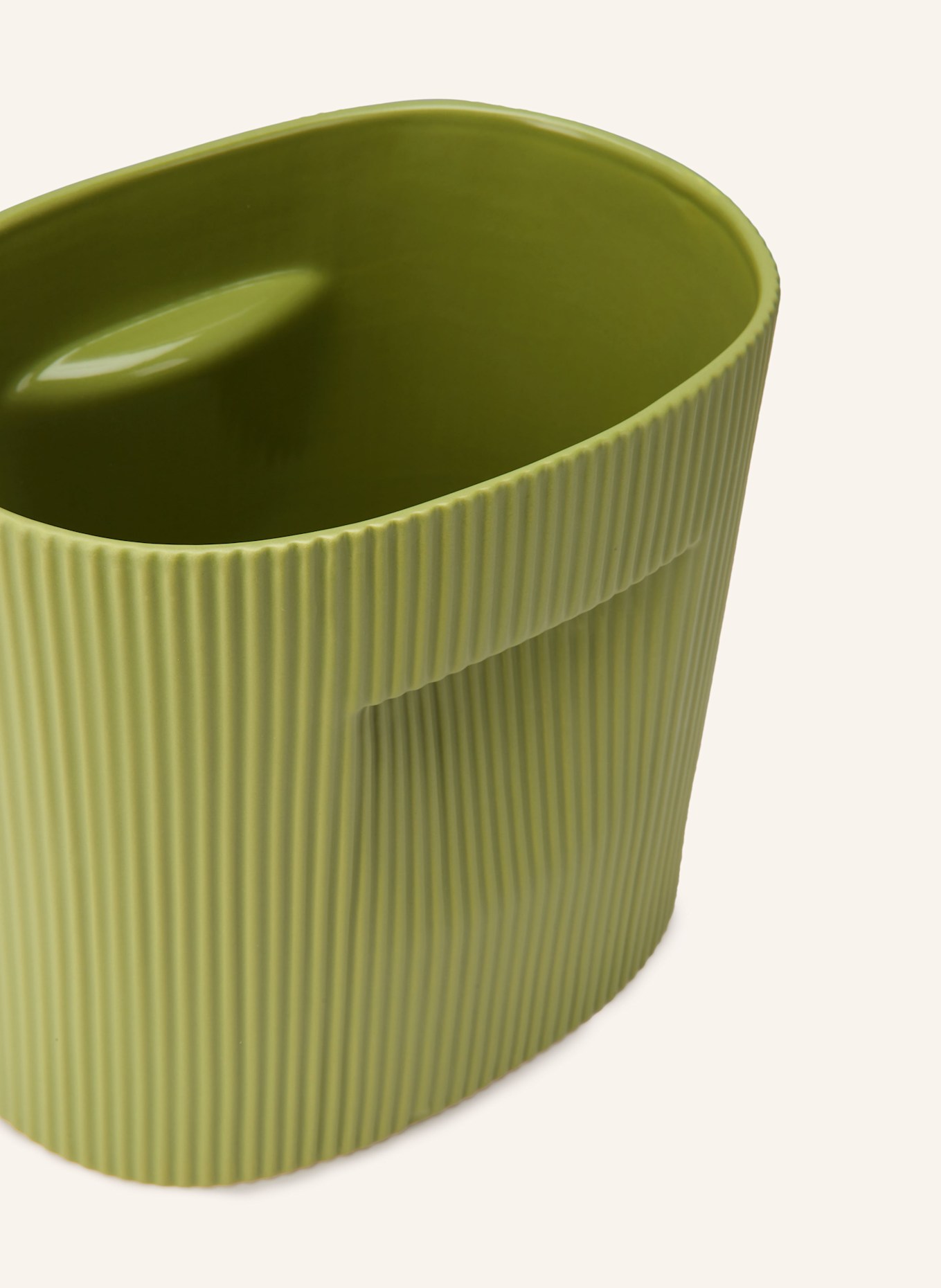 MUUTO Květináč RIDGE: SVĚTLE ZELENÁ