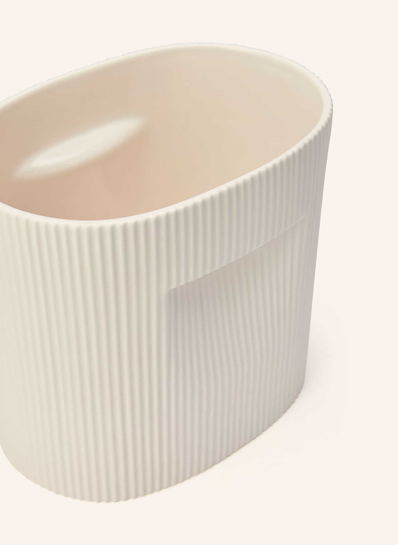 MUUTO Květináč RIDGE: KRÉMOVÁ