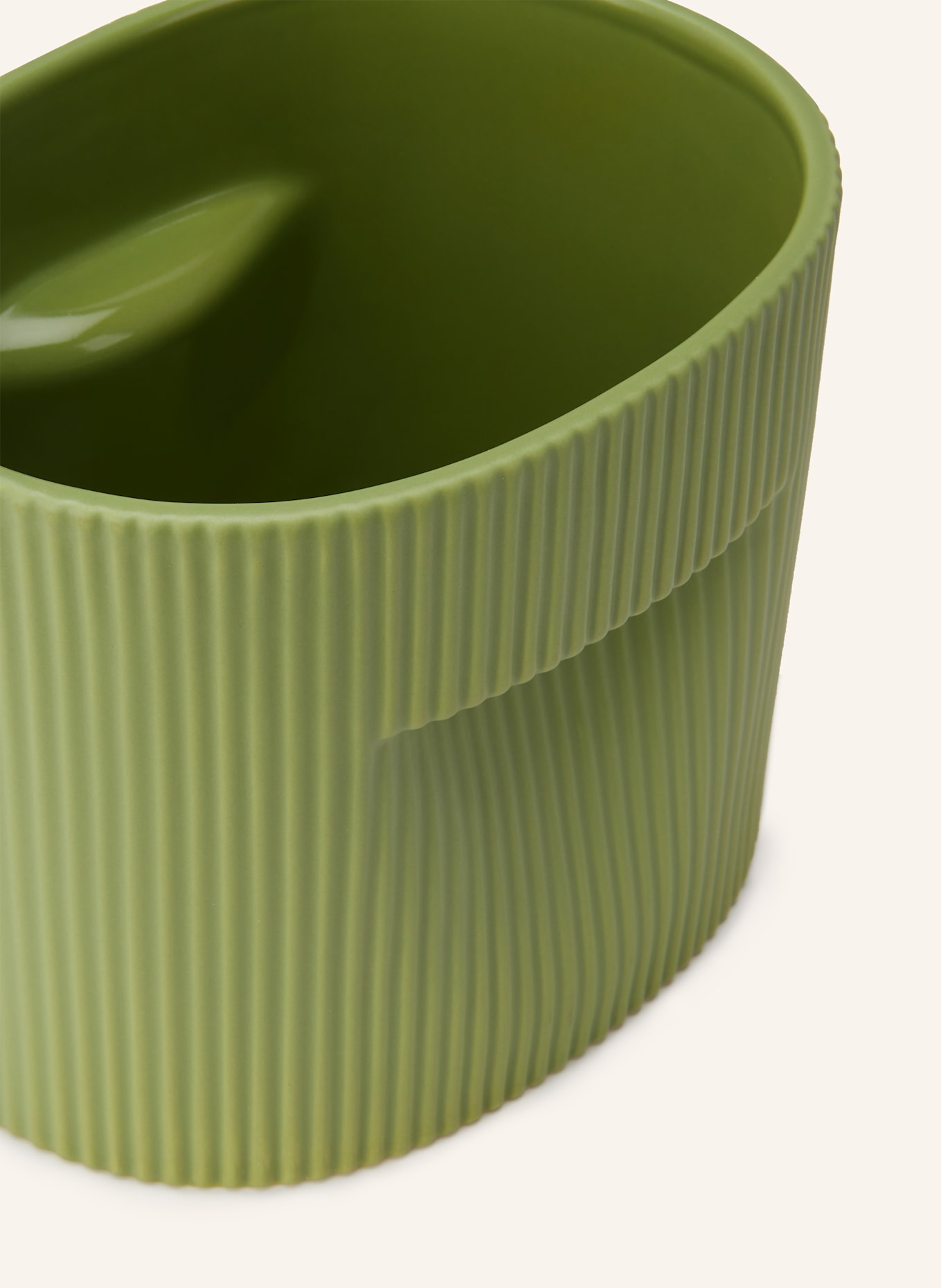 MUUTO Květináč RIDGE: SVĚTLE ZELENÁ