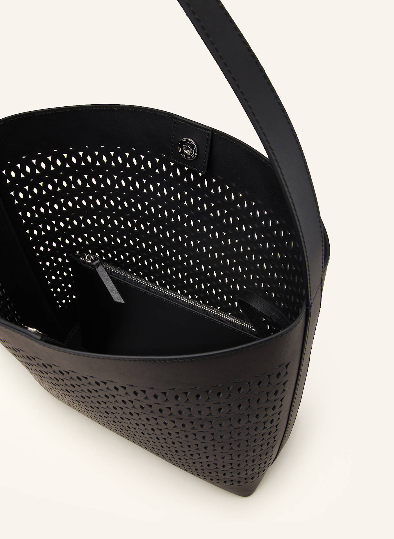 Marc O'Polo Schultertasche MEDIUM mit Pouch: SCHWARZ