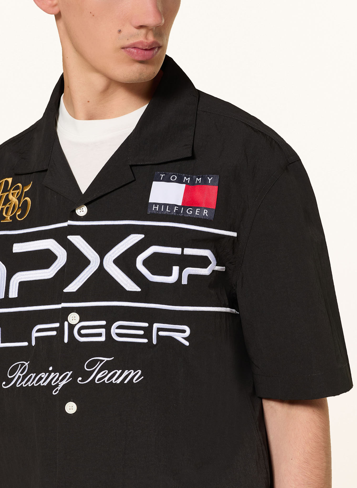 TOMMY HILFIGER Resorthemd Comfort Fit: SCHWARZ / WEISS / ROT