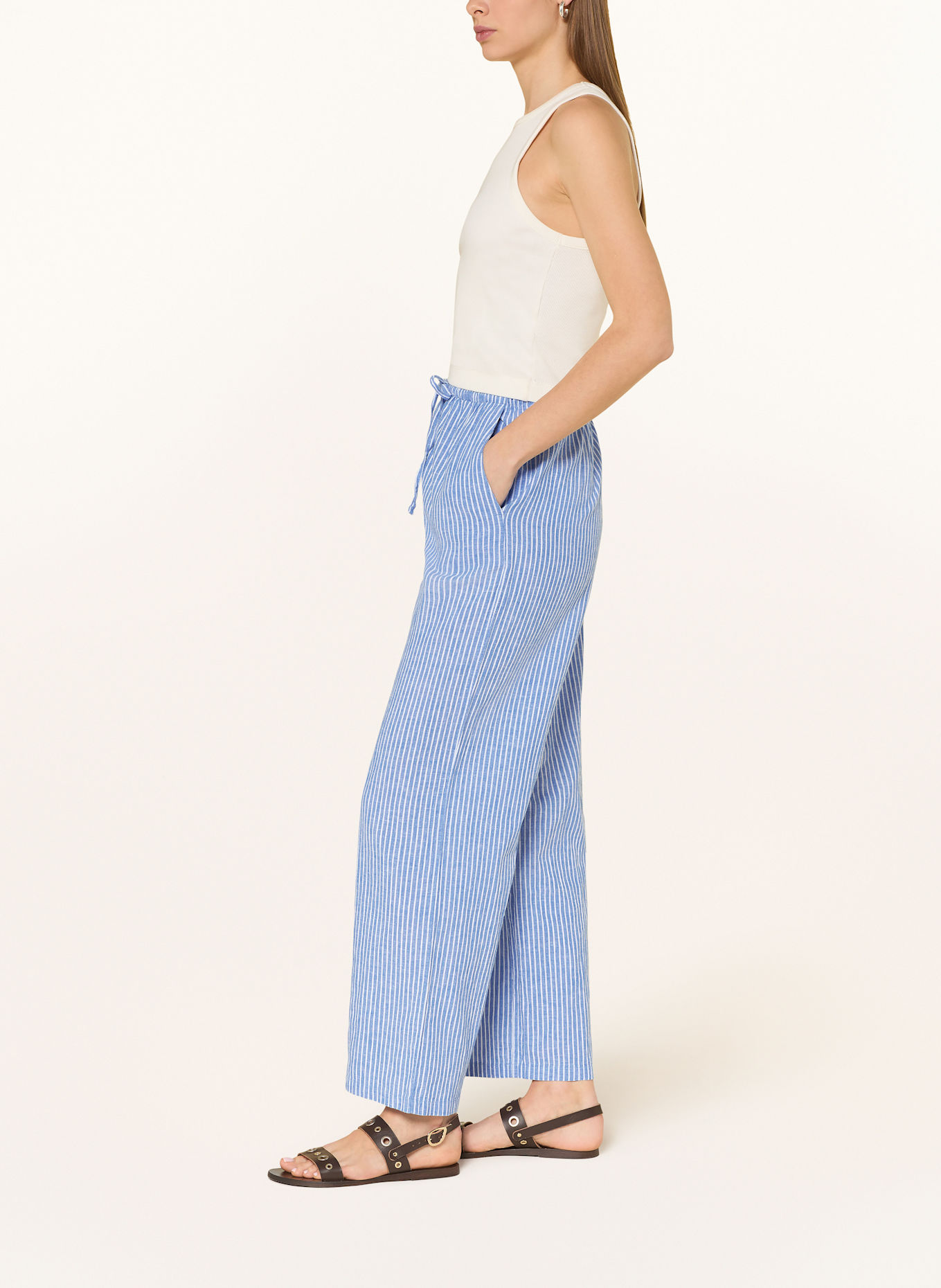 gina tricot Trousers with linen: BLUE/ WHITE