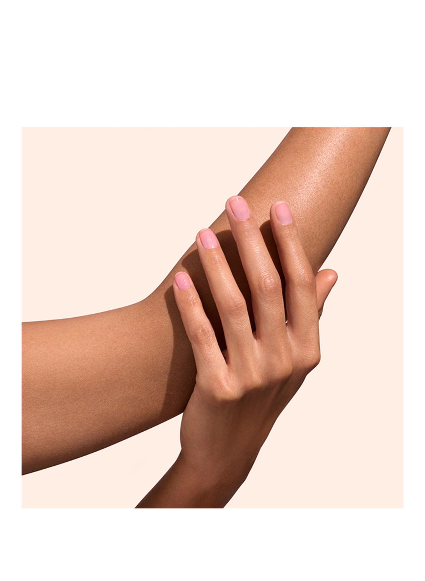 manucurist ACTIVE GLOW GRAPE