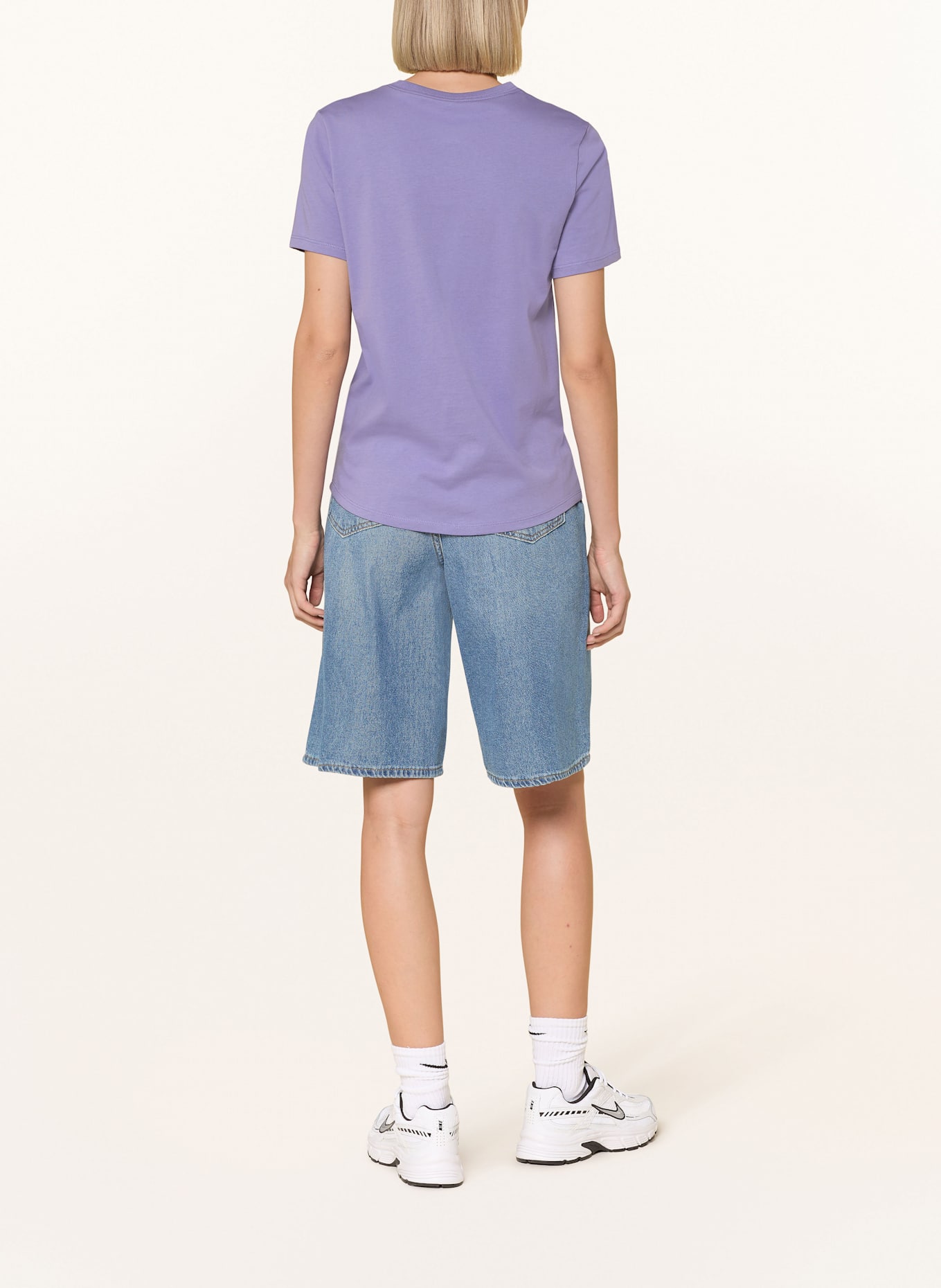 Nike T-Shirt SPORTSWEAR CLUB ESSENTIALS: HELLLILA