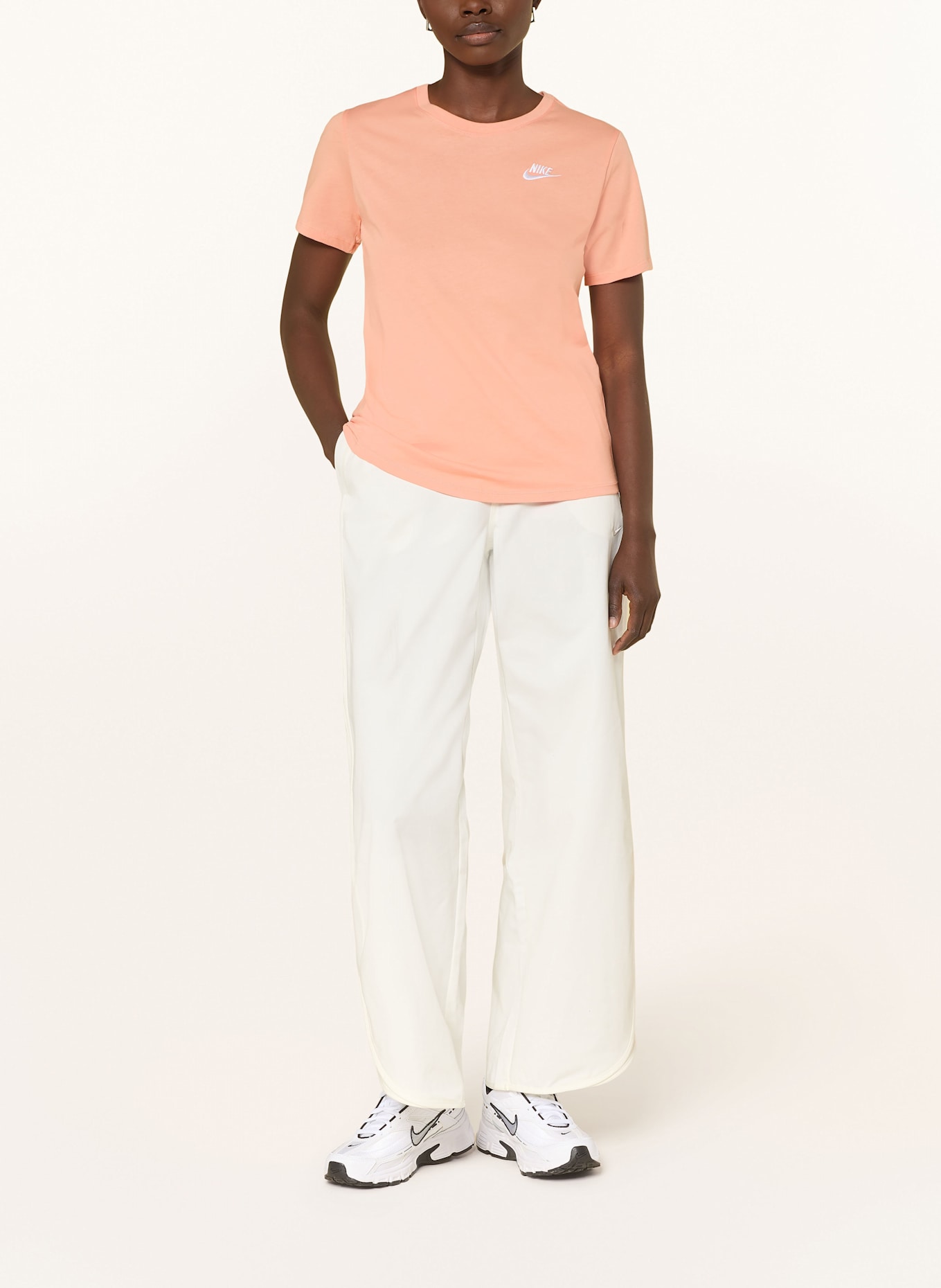 Nike T-Shirt SPORTSWEAR CLUB ESSENTIALS: HELLORANGE