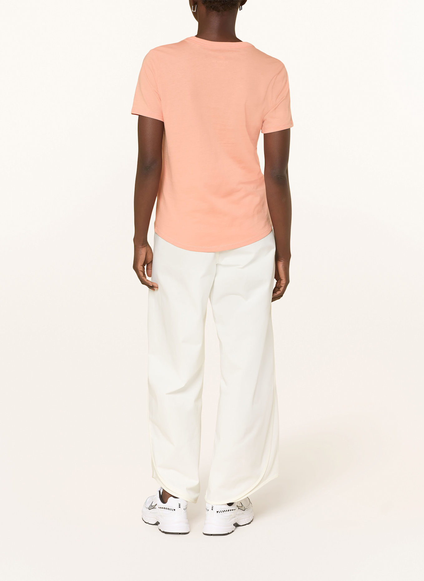 Nike T-Shirt SPORTSWEAR CLUB ESSENTIALS: HELLORANGE