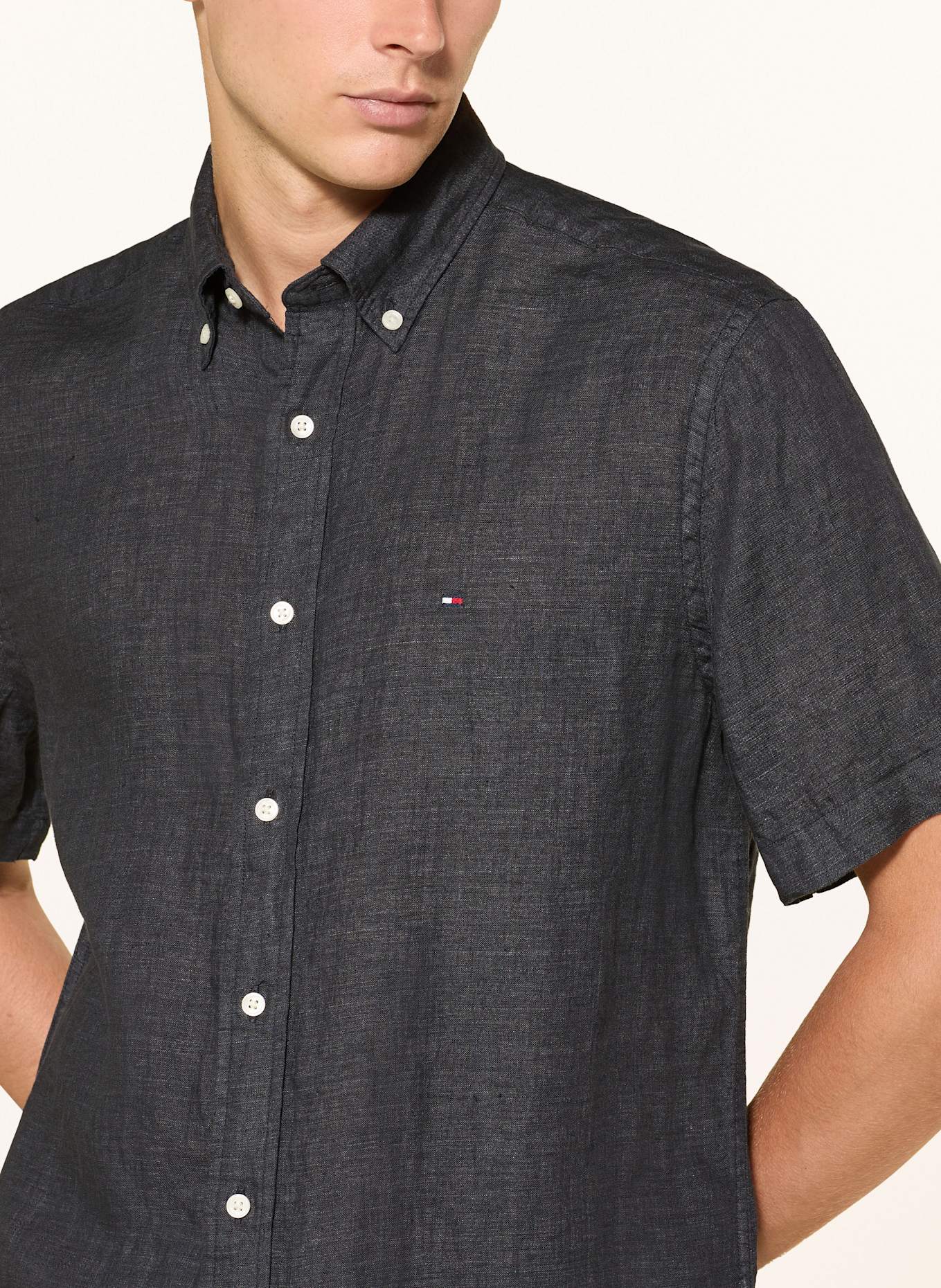 TOMMY HILFIGER Kurzarm-Hemd Regular Fit aus Leinen: SCHWARZ