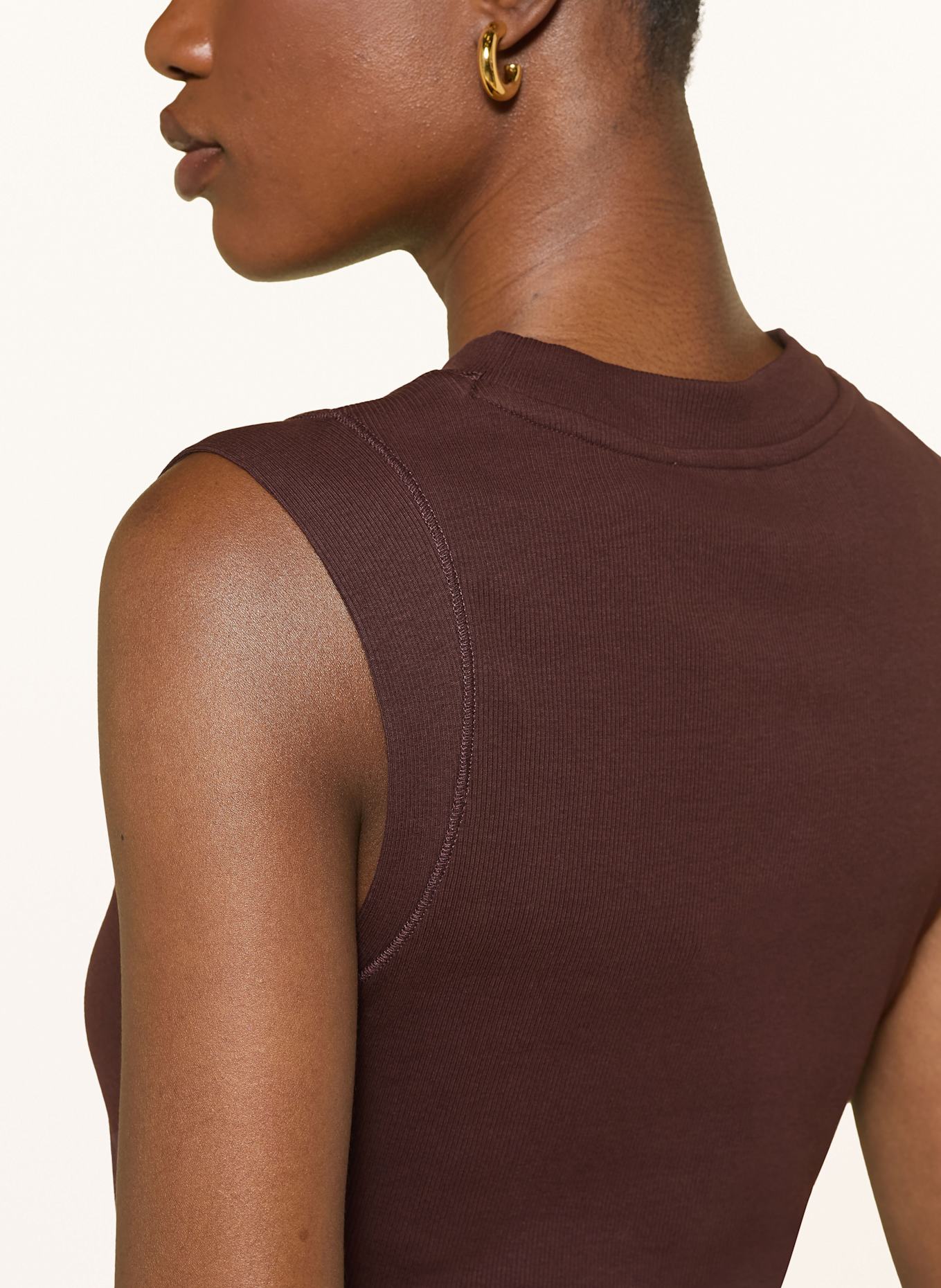 REISS Top TRUDY: MARRON FONCÉ