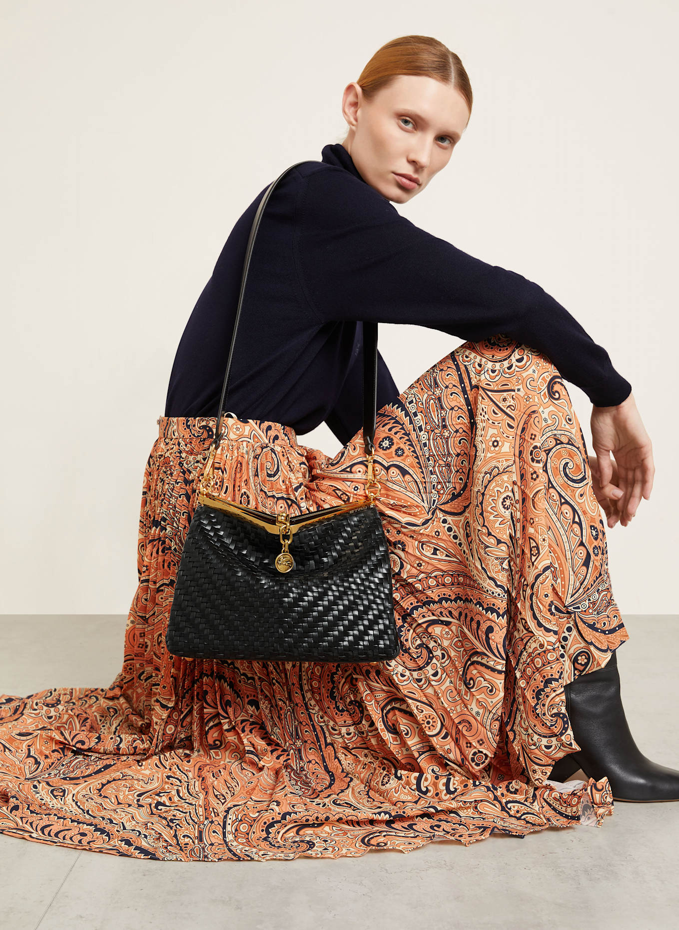 ETRO Handtasche MEDIUM: SCHWARZ