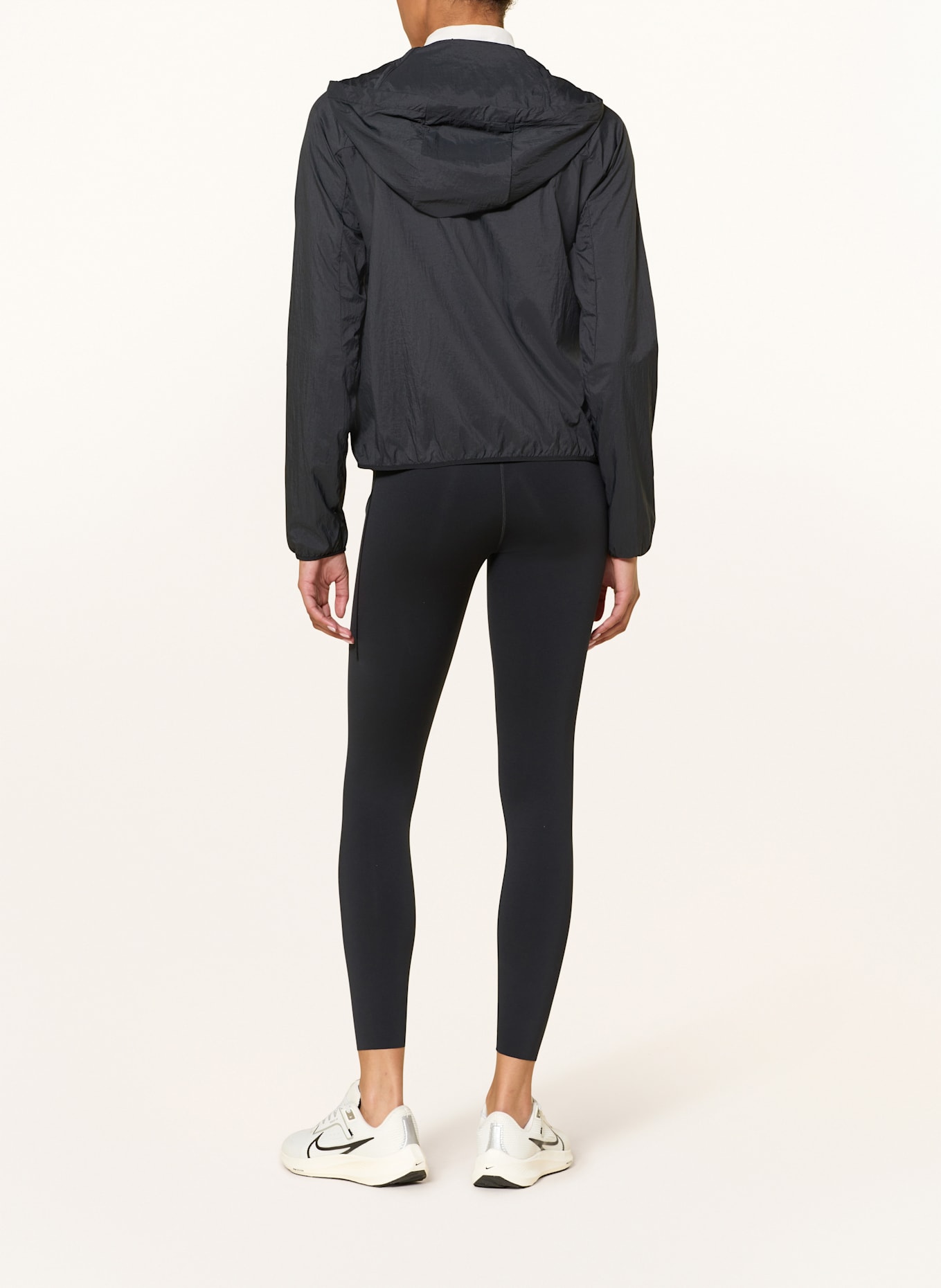 Nike Laufjacke TRAIL REPEL: SCHWARZ