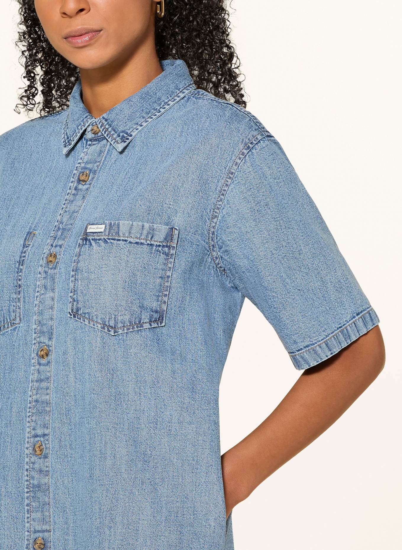 GUESS JEANS Koszula oversized: NIEBIESKI