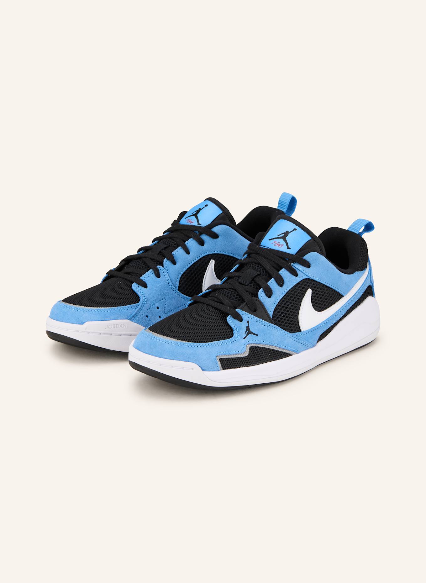 JORDAN Basketballschuhe JORDAN CMFT ERA: HELLBLAU / SCHWARZ / WEISS