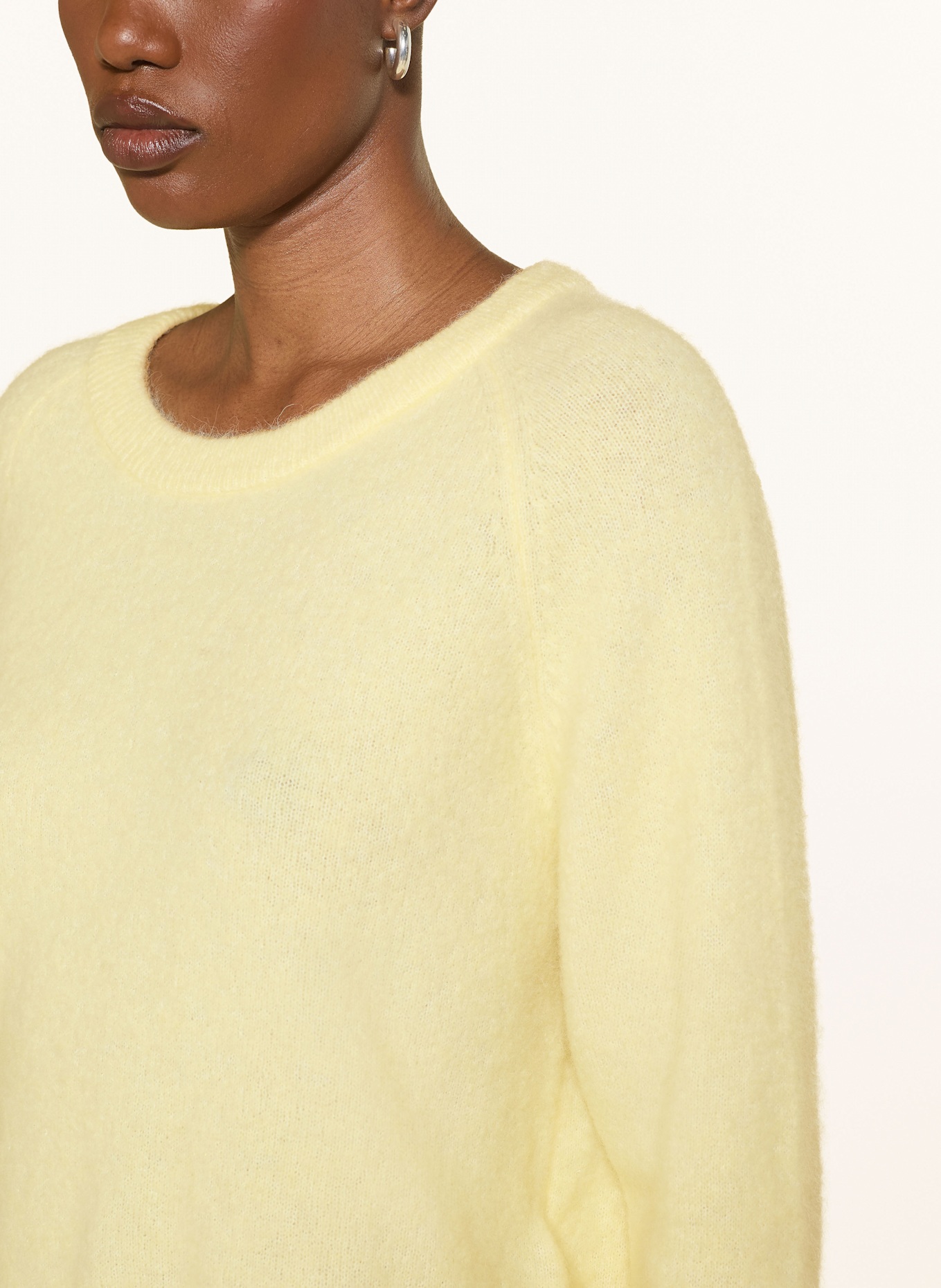 SAMSØE  SAMSØE Sweter NOR O-N SHORT z dodatkiem alpaki: JASNOŻÓŁTY