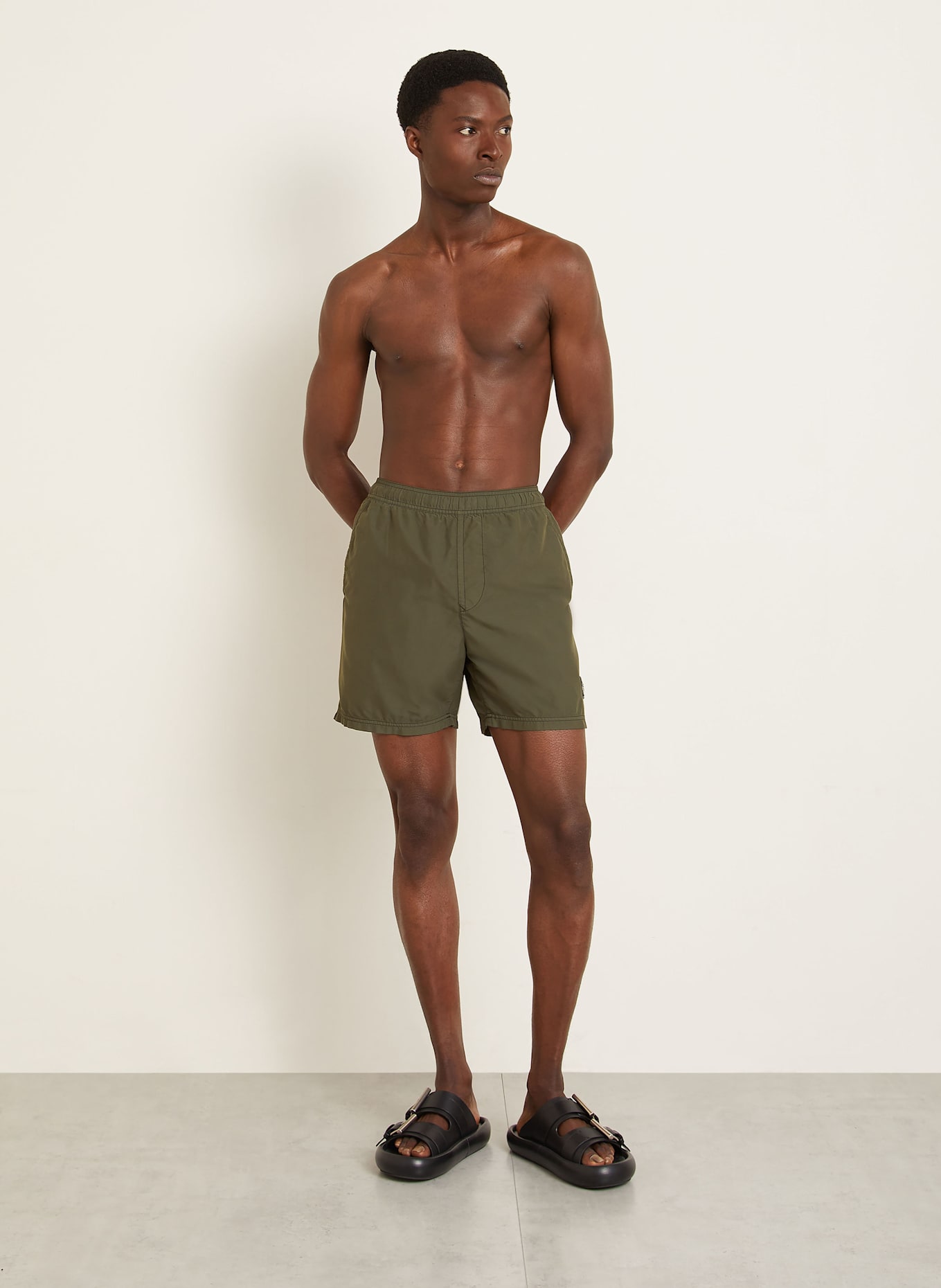 STONE ISLAND Shorts regular fit: OLIVE