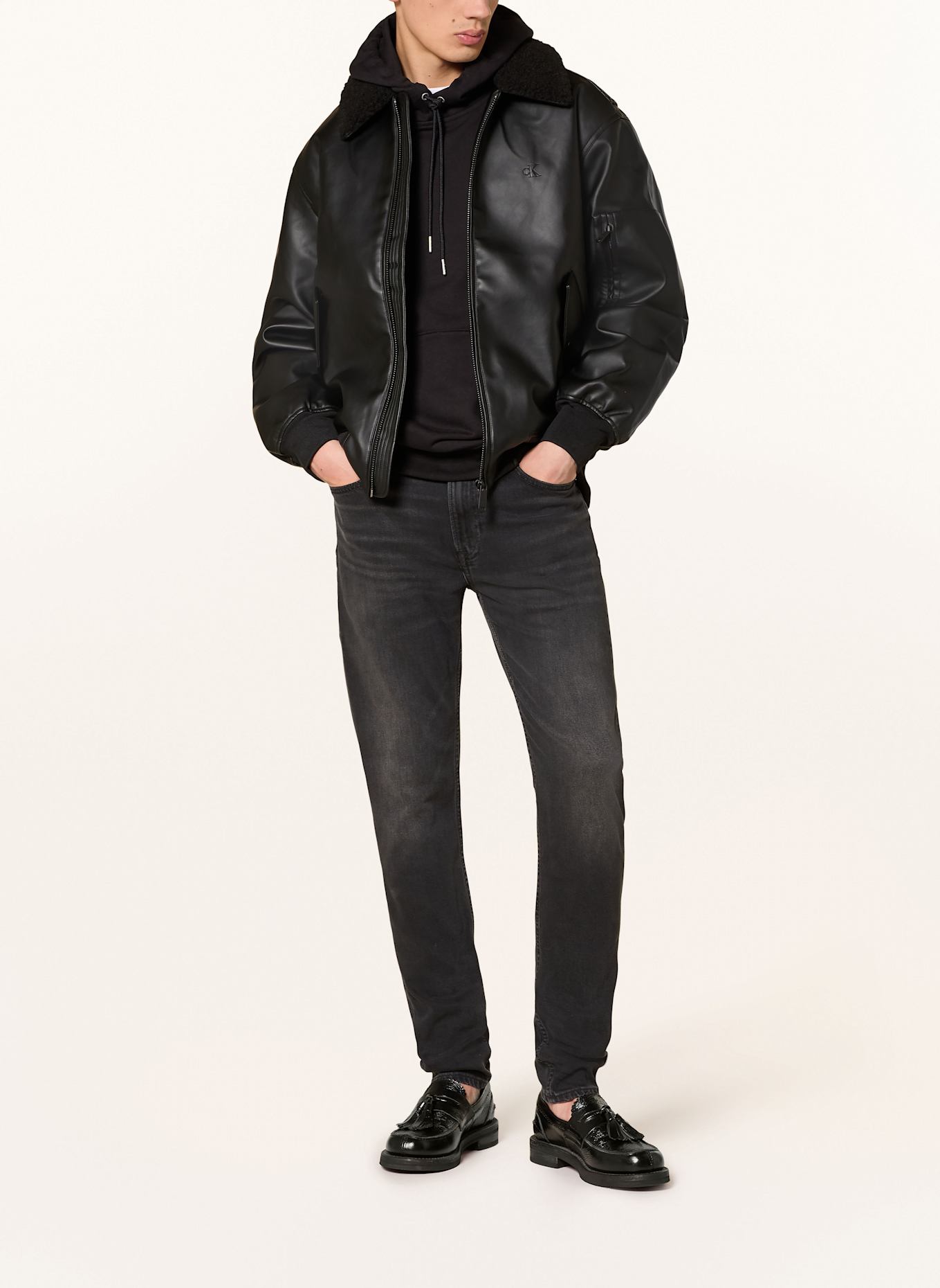 Calvin Klein Badge Hoodie Jeans slim tapered fit: 846 CK ESSENTIAL BLACK