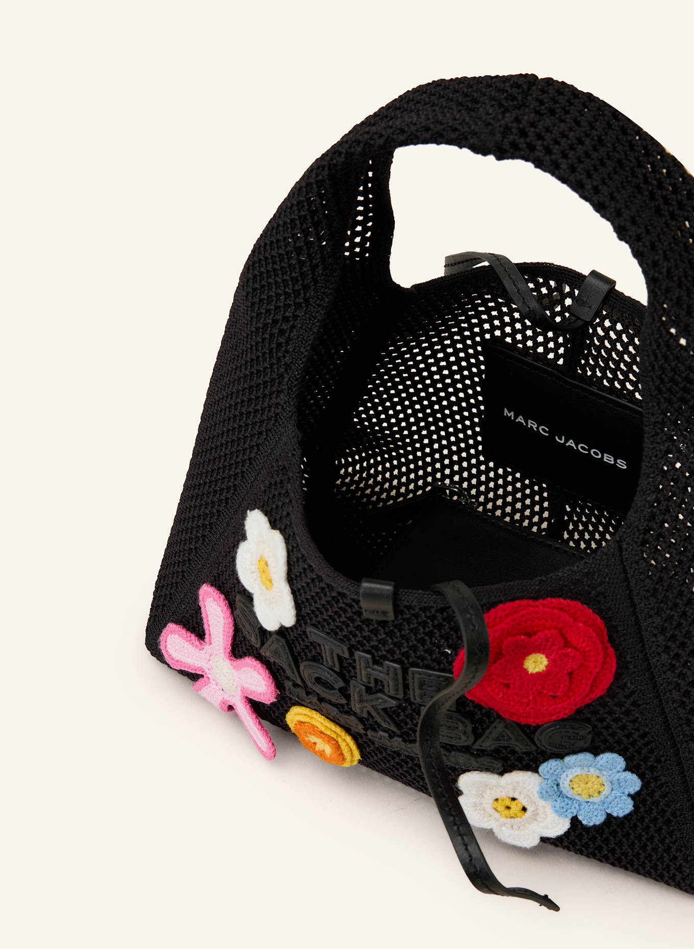 MARC JACOBS Handtasche THE DAISY CROCHET MINI SACK BAG: SCHWARZ