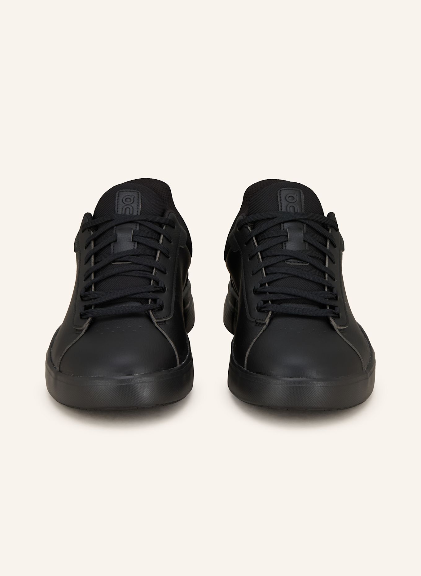 On Sneakersy THE ROGER ADVANTAGE: CZARNY