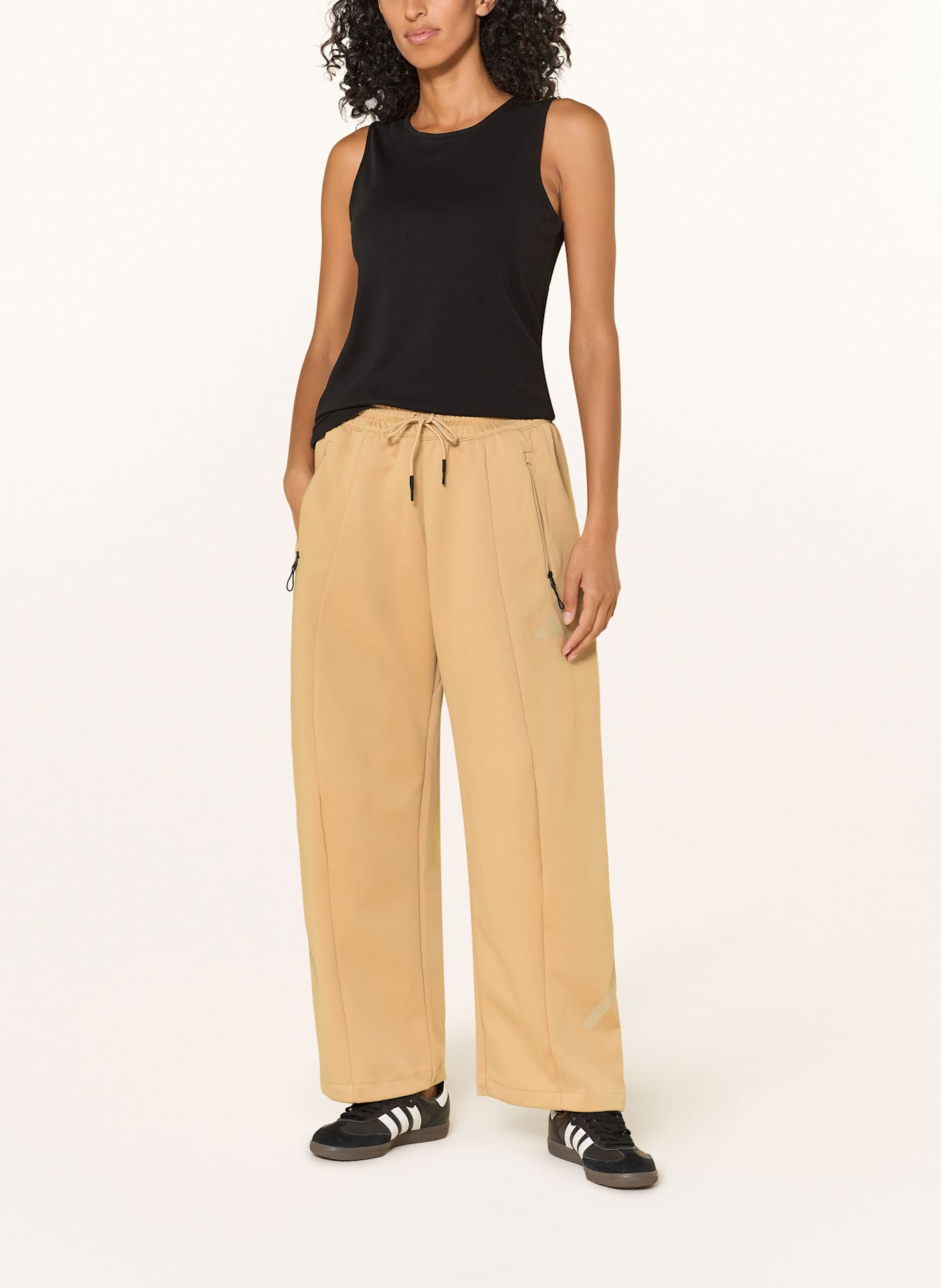 adidas Sweatpants Z.N.E.: HELLBRAUN