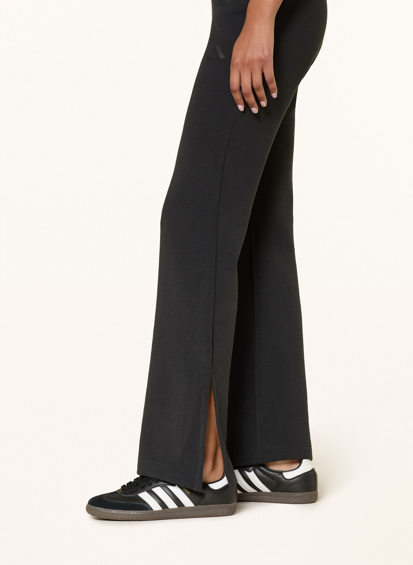 adidas Hose SOFT LUX FLARED: SCHWARZ