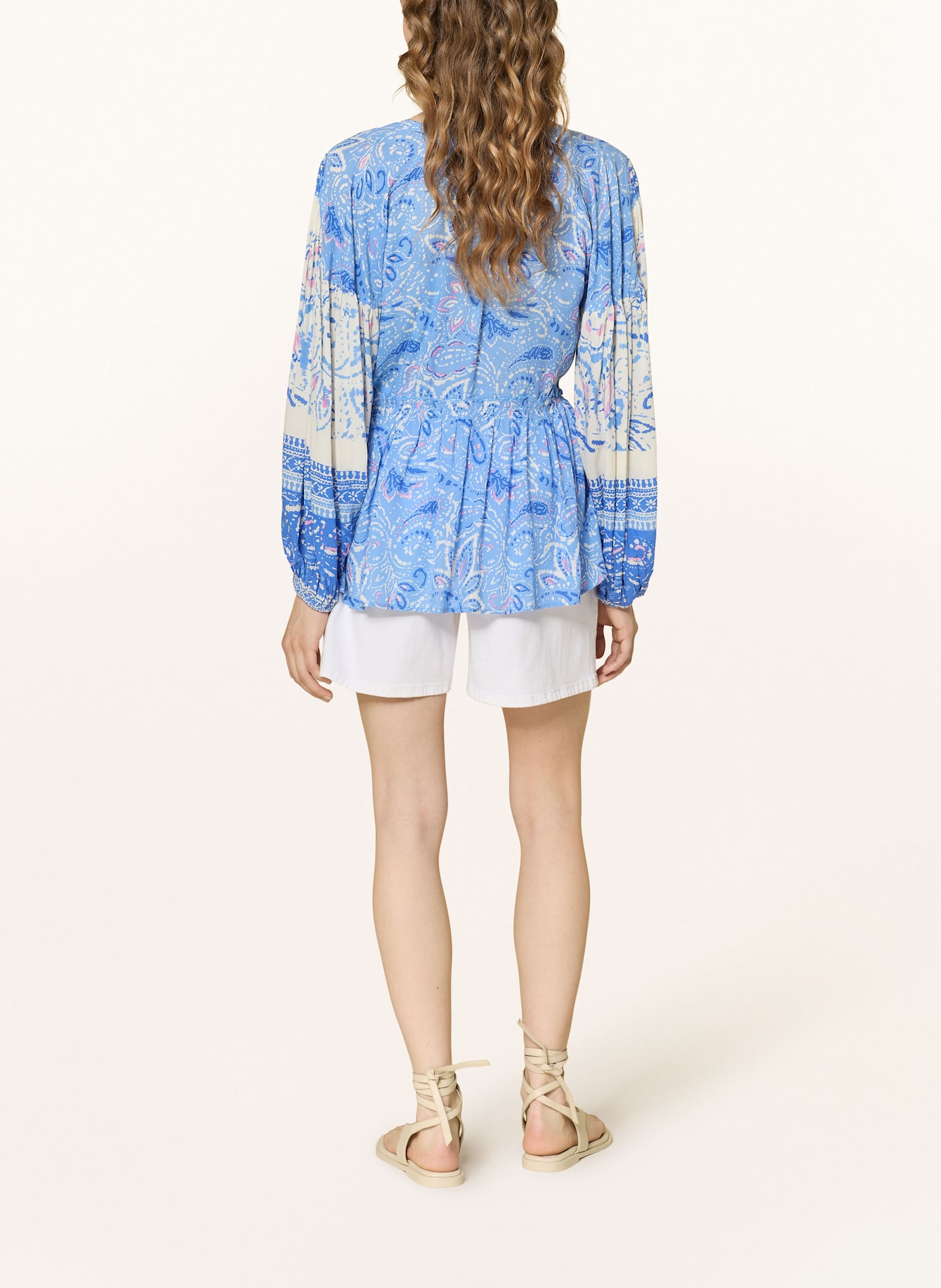 MISS JUNE Blusenshirt mit Pailletten: WEISS / HELLBLAU / ROSA