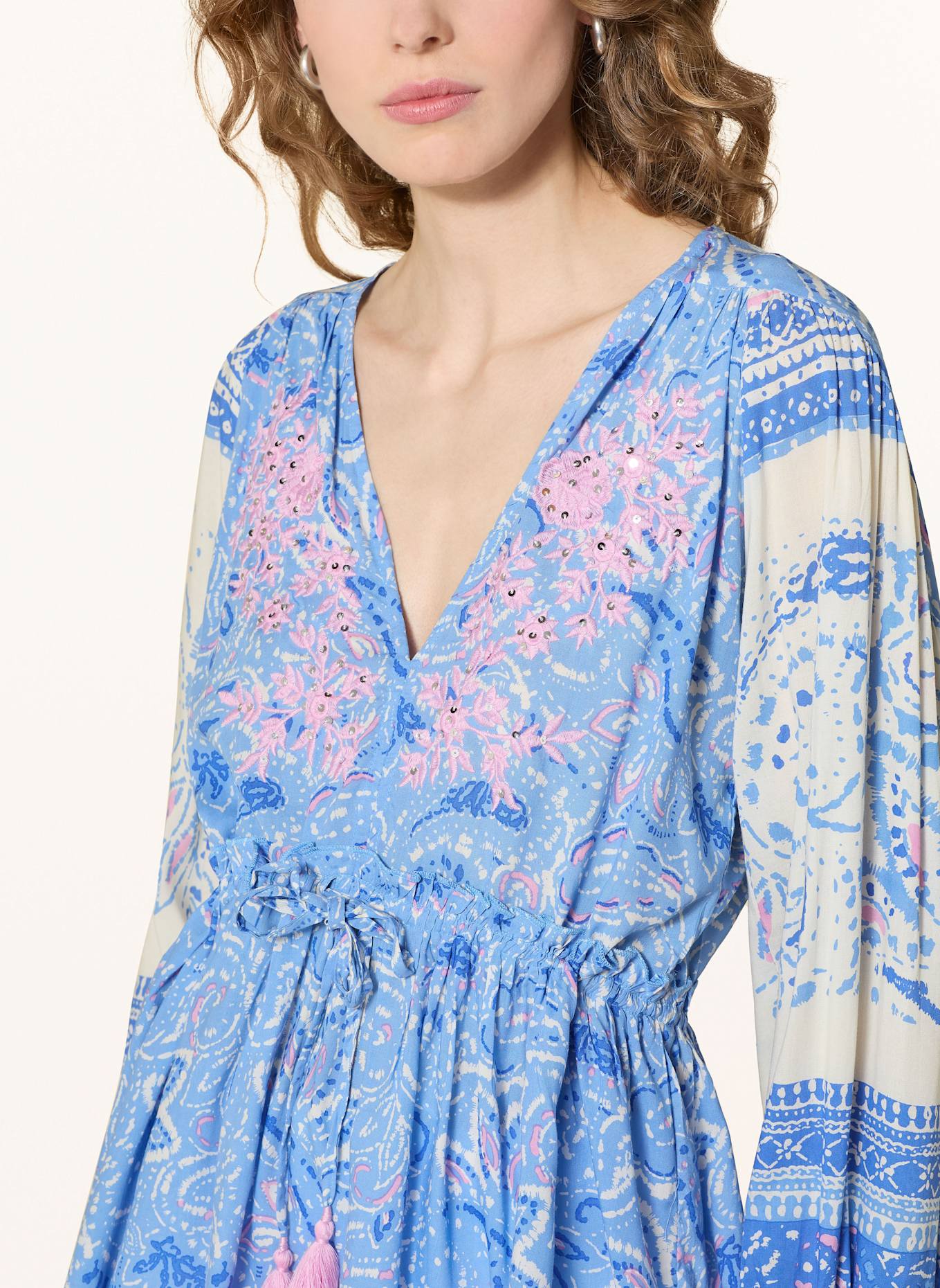 MISS JUNE Blusenshirt mit Pailletten: WEISS / HELLBLAU / ROSA