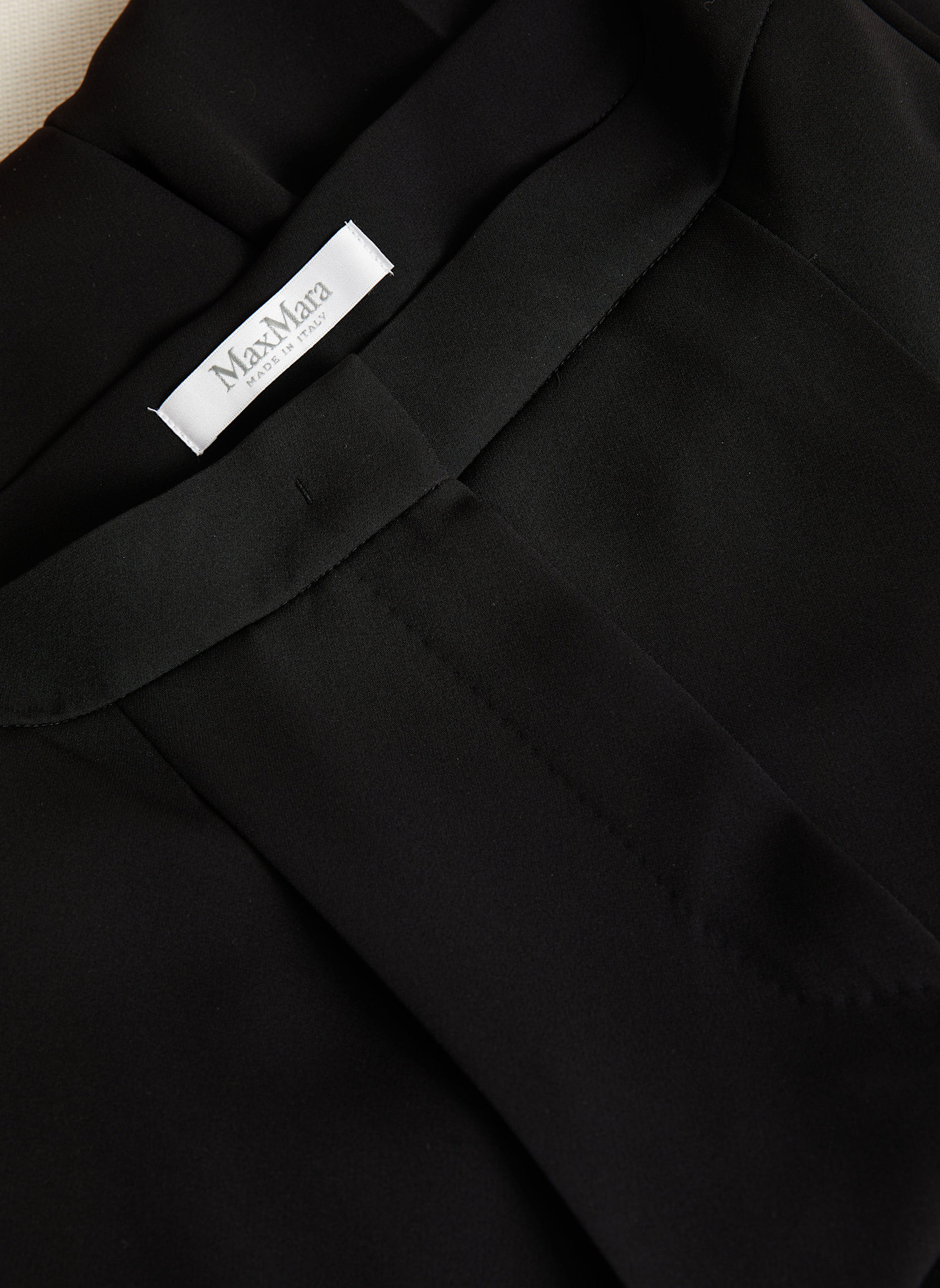 Max Mara Marlene kalhoty LACCATO: ČERNÁ