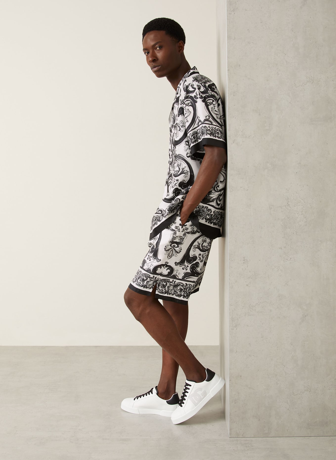 DOLCE & GABBANA Hedvábné šortky: ČERNÁ/ BÍLÁ/ TMAVĚ ŠEDÁ