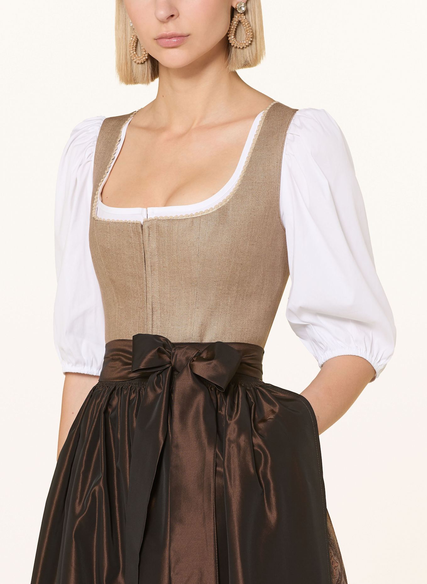 Johann & Johanna Dirndl: BEIGE/ DARK BROWN/ LIGHT BROWN