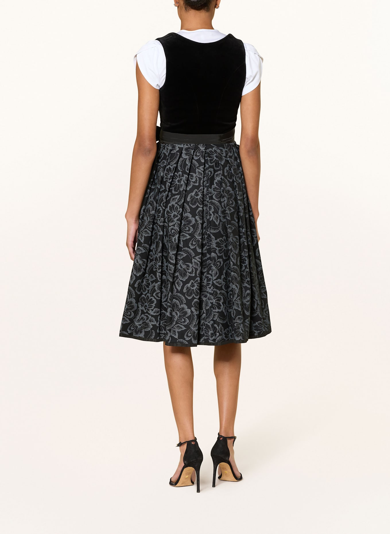 Johann & Johanna Dirndl: BLACK