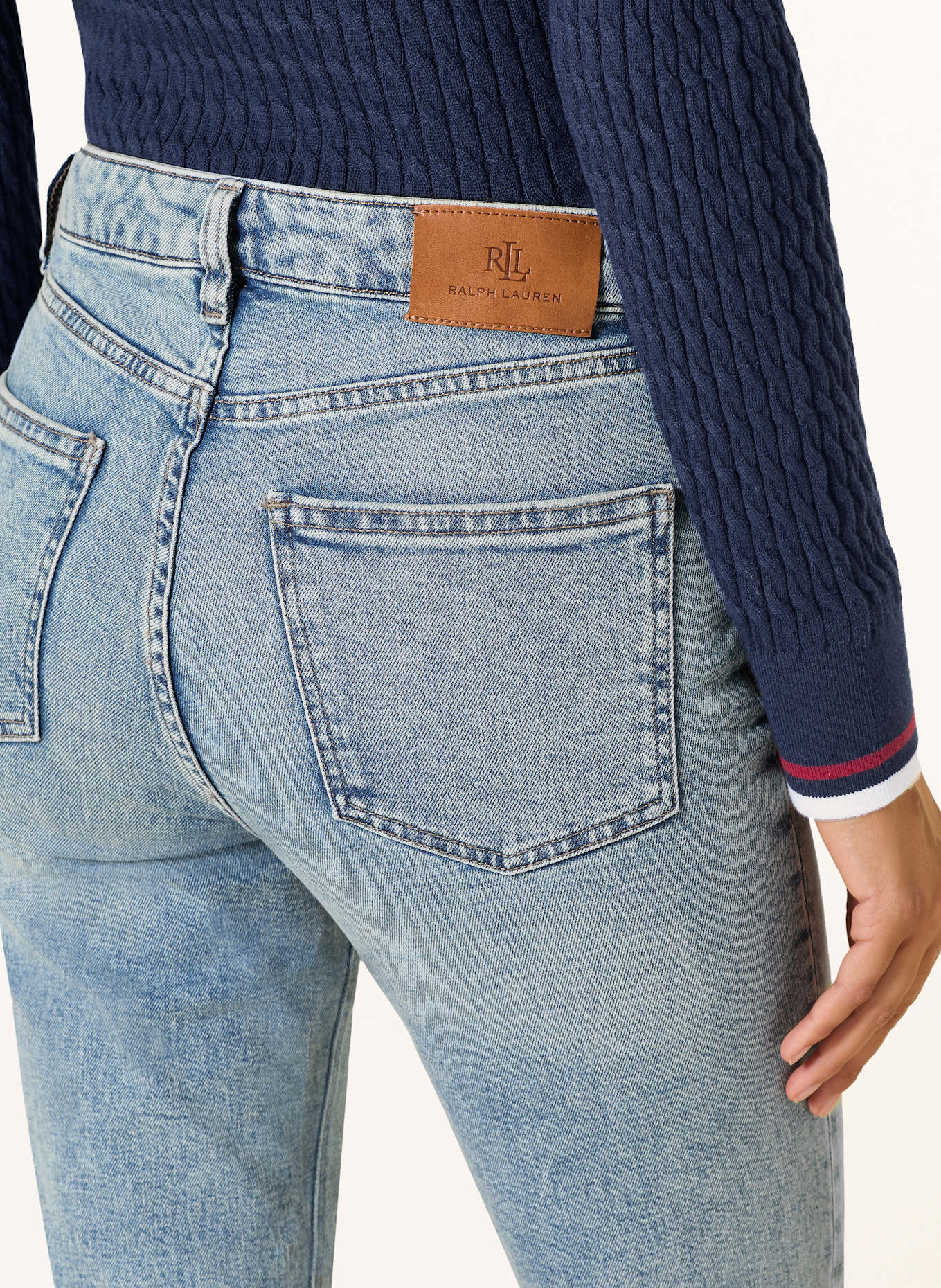 bo mniej nietrafionych zakupów oznacza mniej odesłanych produktów Jeansy straight: 001 ALICIA WASH