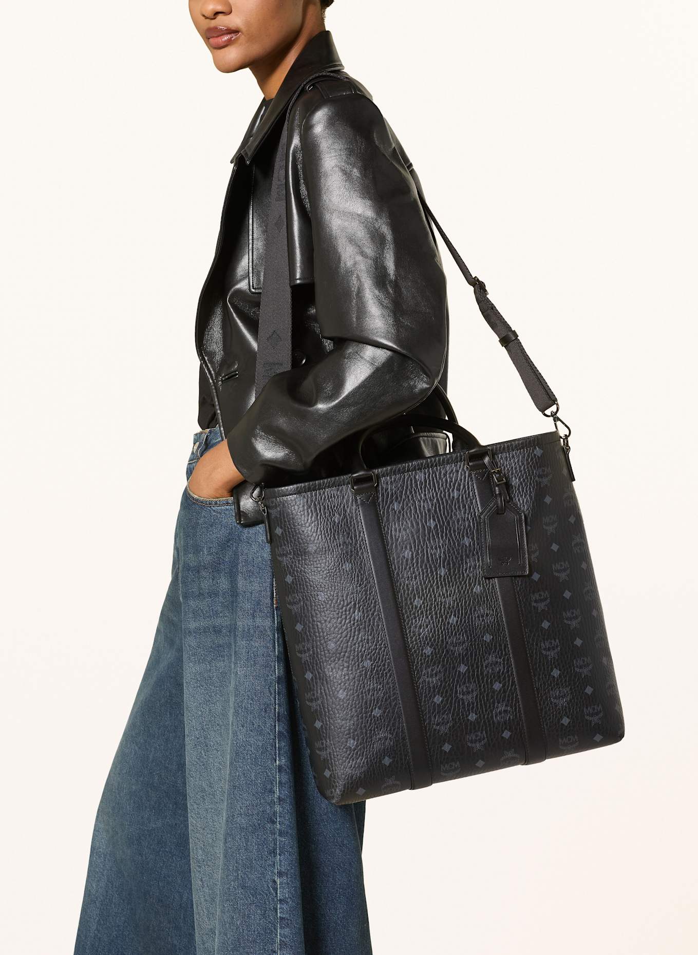 MCM Shopper AREN N/S LARGE: SCHWARZ