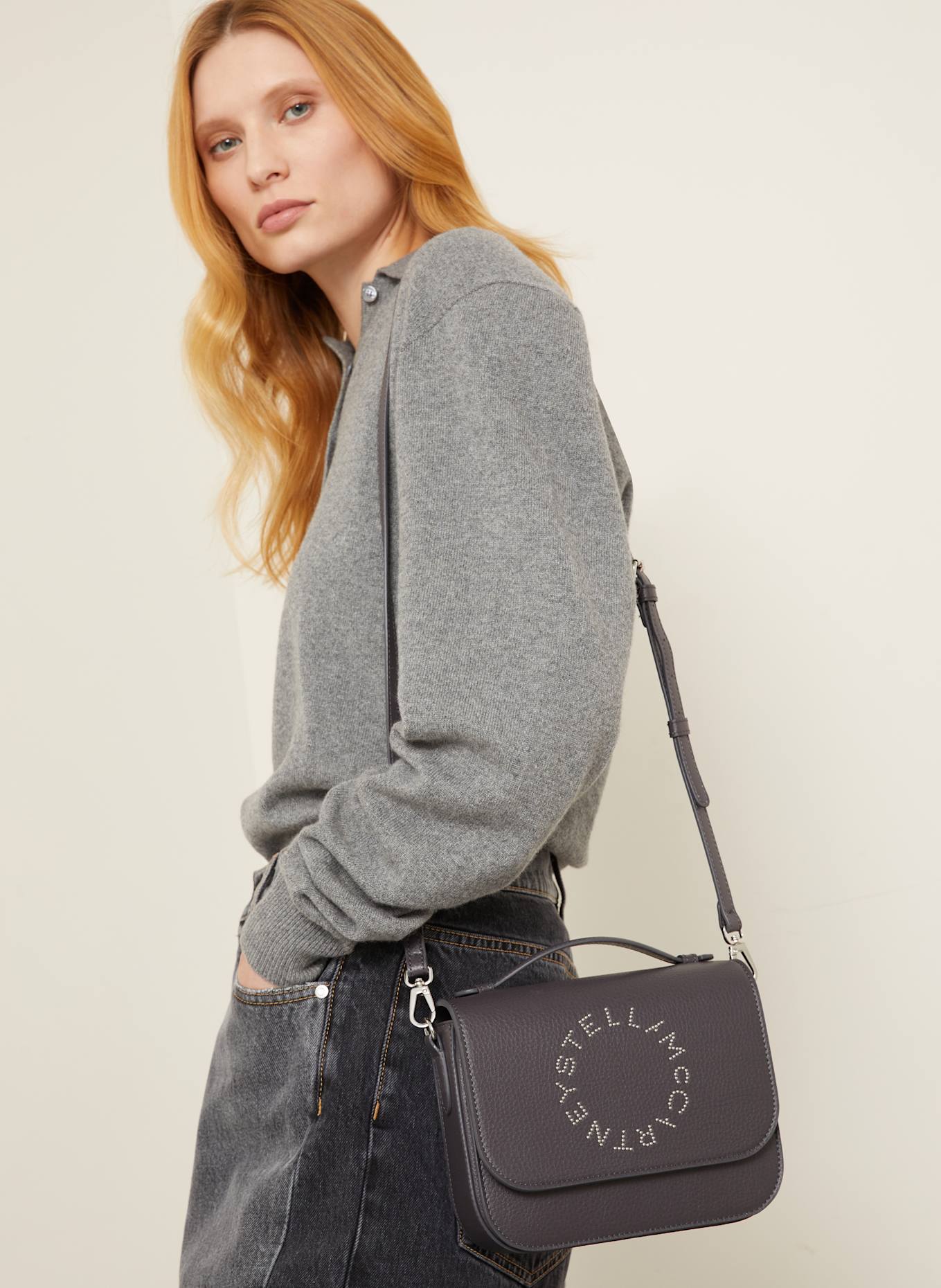 STELLA McCARTNEY Umhängetasche mit Nieten: DUNKELGRAU